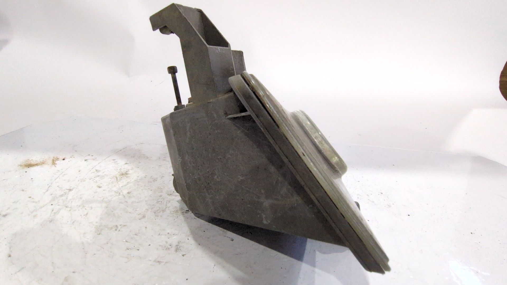 faro_antiniebla_derecho_90585030_opel_verctra_b