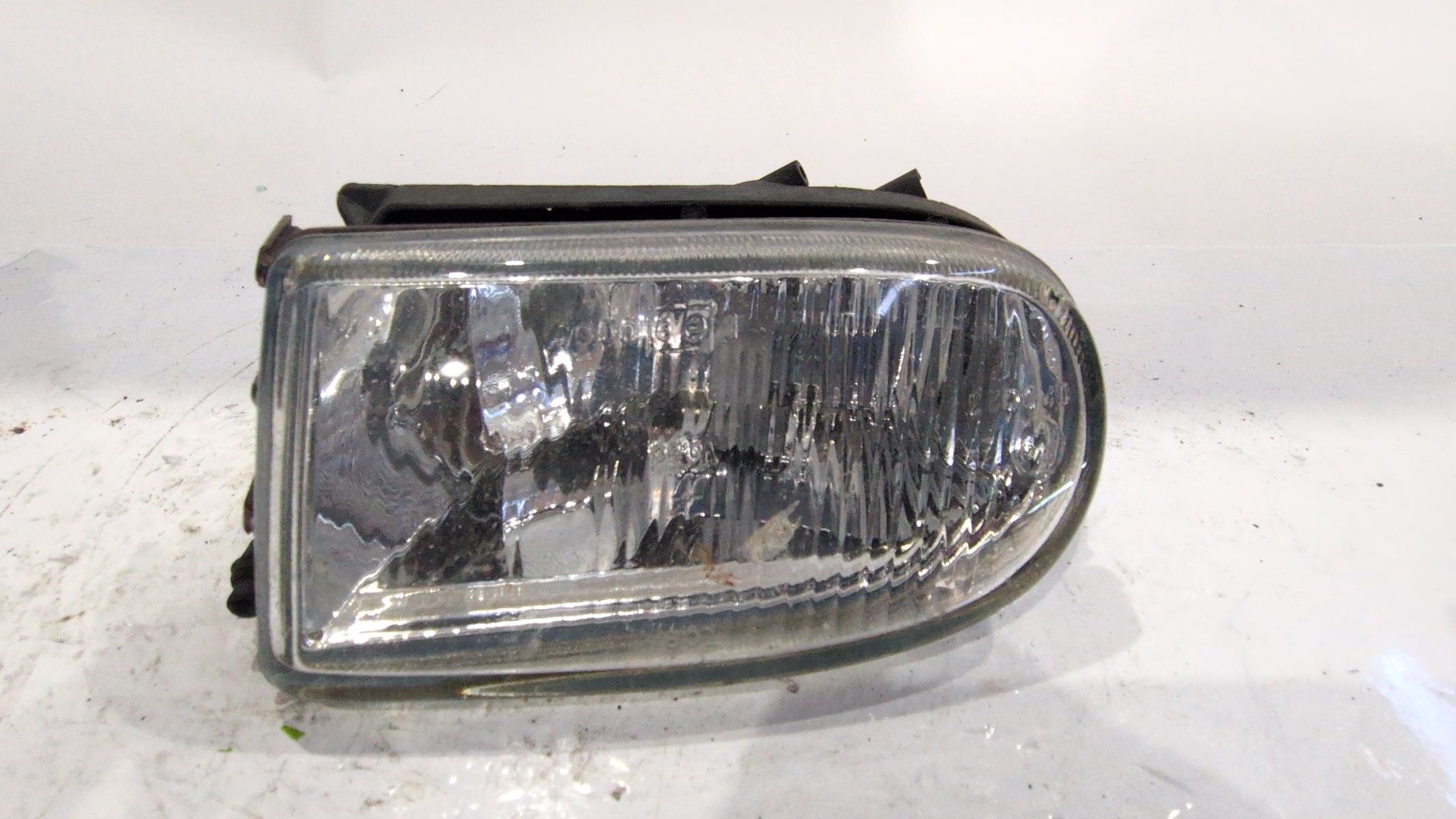 faro_antiniebla_derecho_7701042675_renault_laguna