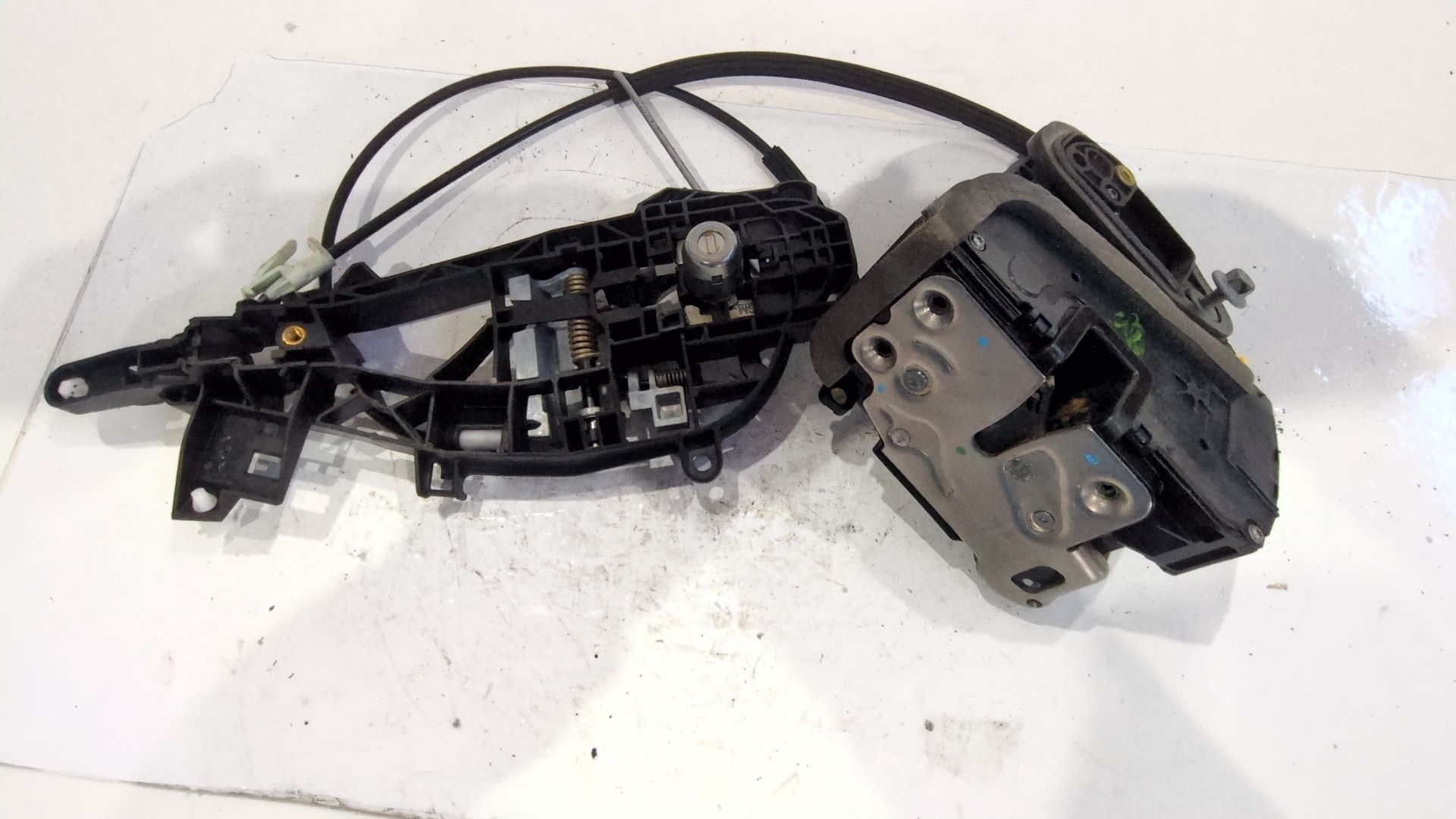 cerradura_puerta_delantera_izquierda_915c3039071a_opel_astra_k_sports_tourer_b16_1_6_cdti_35