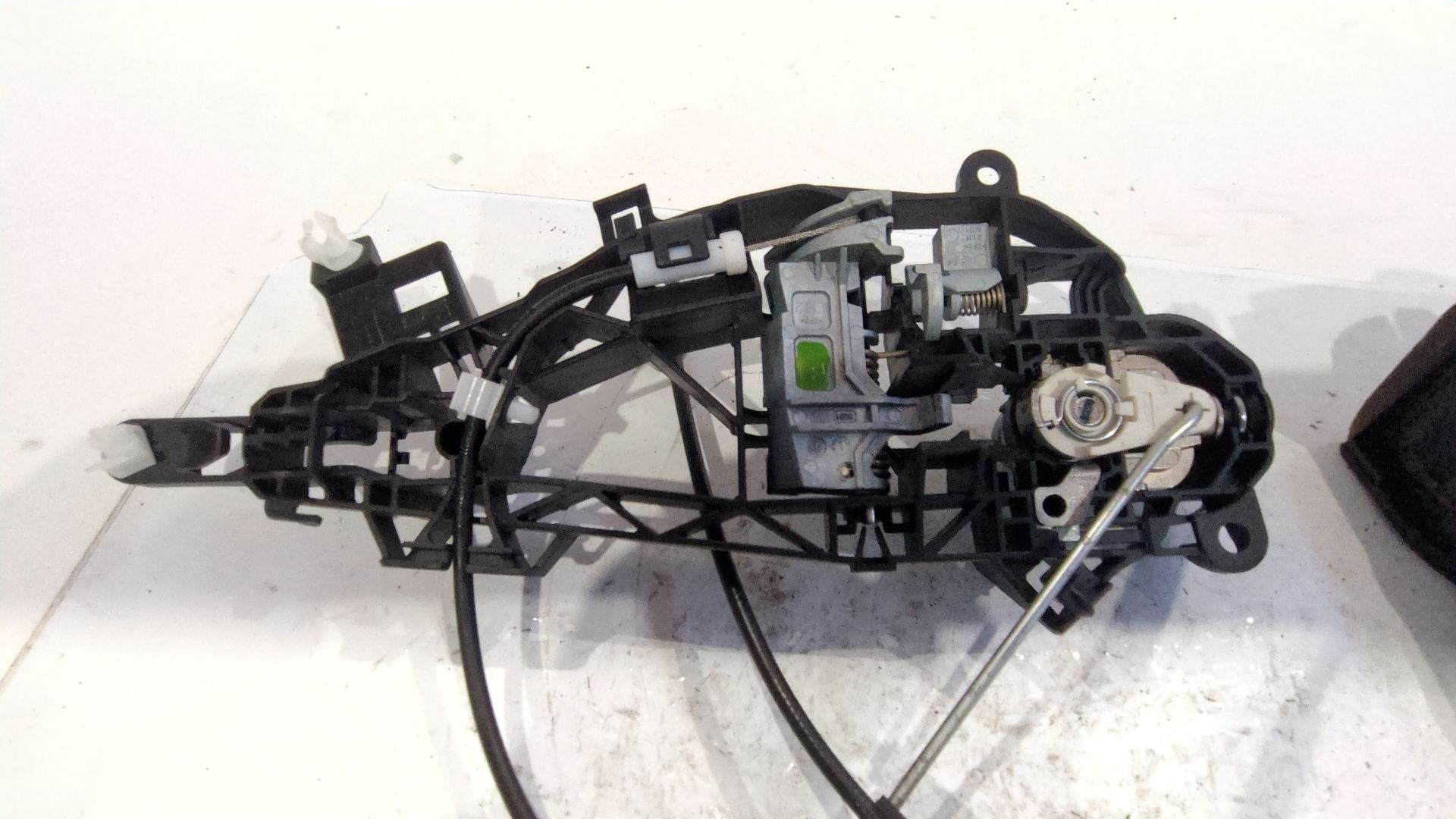 cerradura_puerta_delantera_izquierda_915c3039071a_opel_astra_k_sports_tourer_b16_1_6_cdti_35