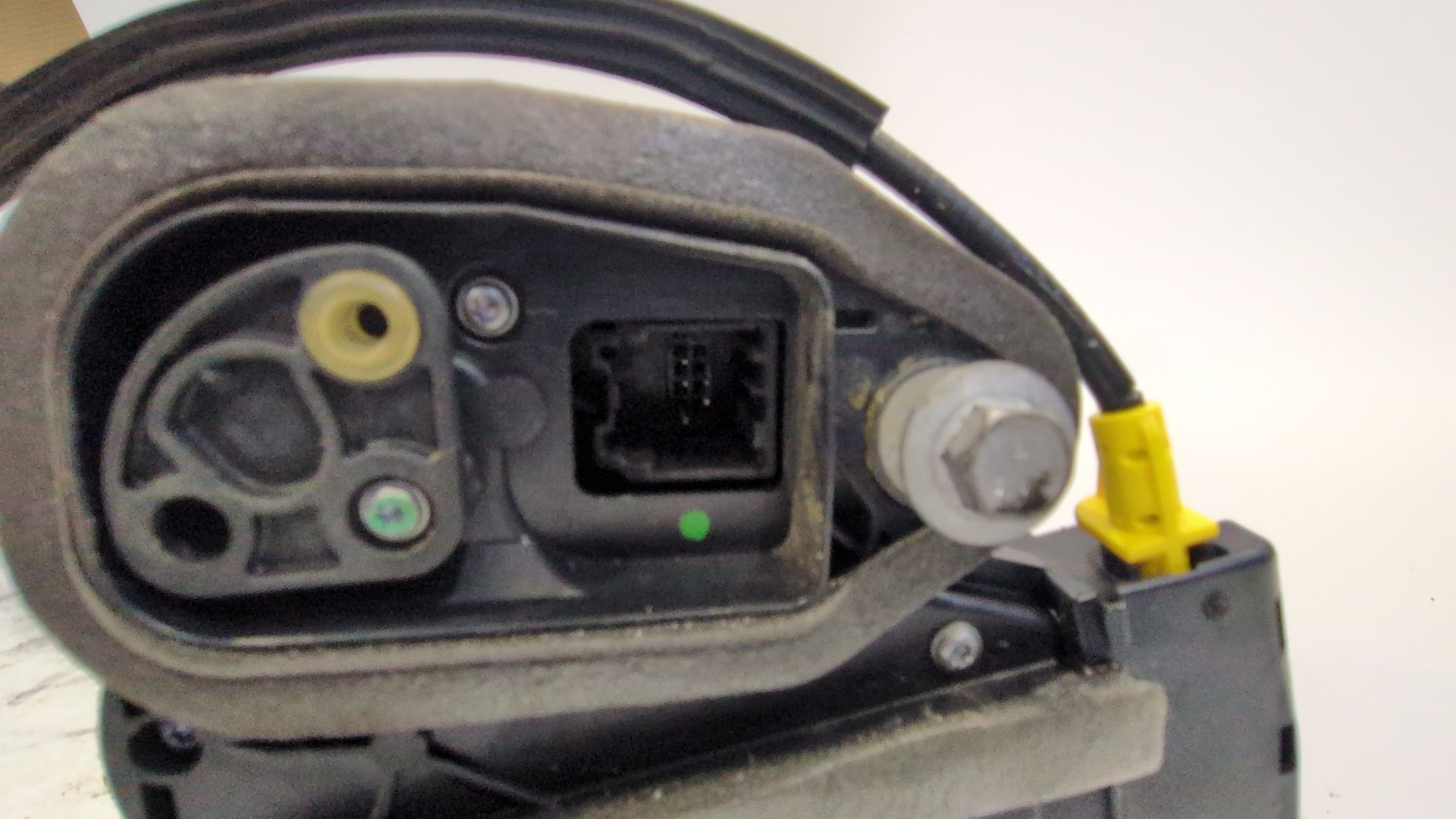 cerradura_puerta_delantera_izquierda_915c3039071a_opel_astra_k_sports_tourer_b16_1_6_cdti_35