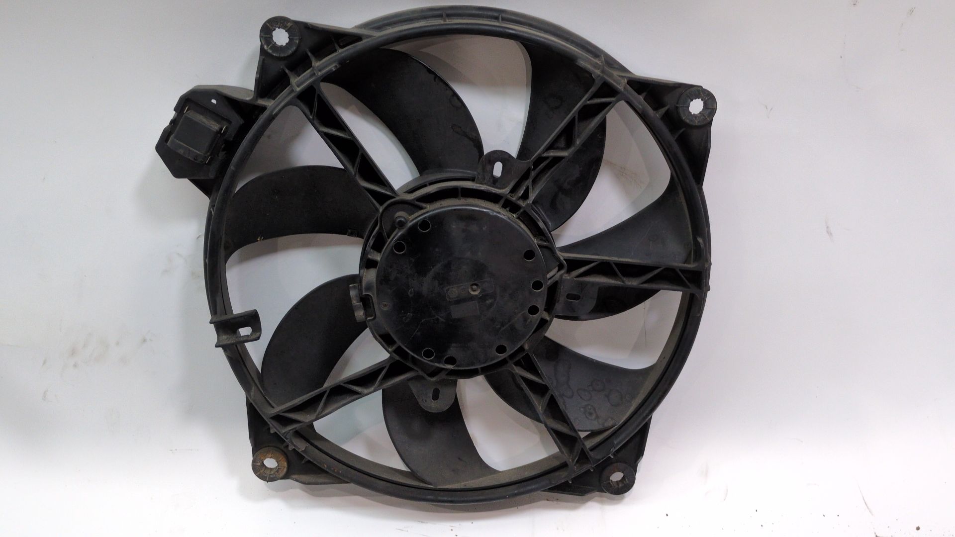 electroventilador_214812415r_renault_megane_iii_coupe_dz0_1_1_9_dci_dz0n_dz0j_dz1j_dz1k