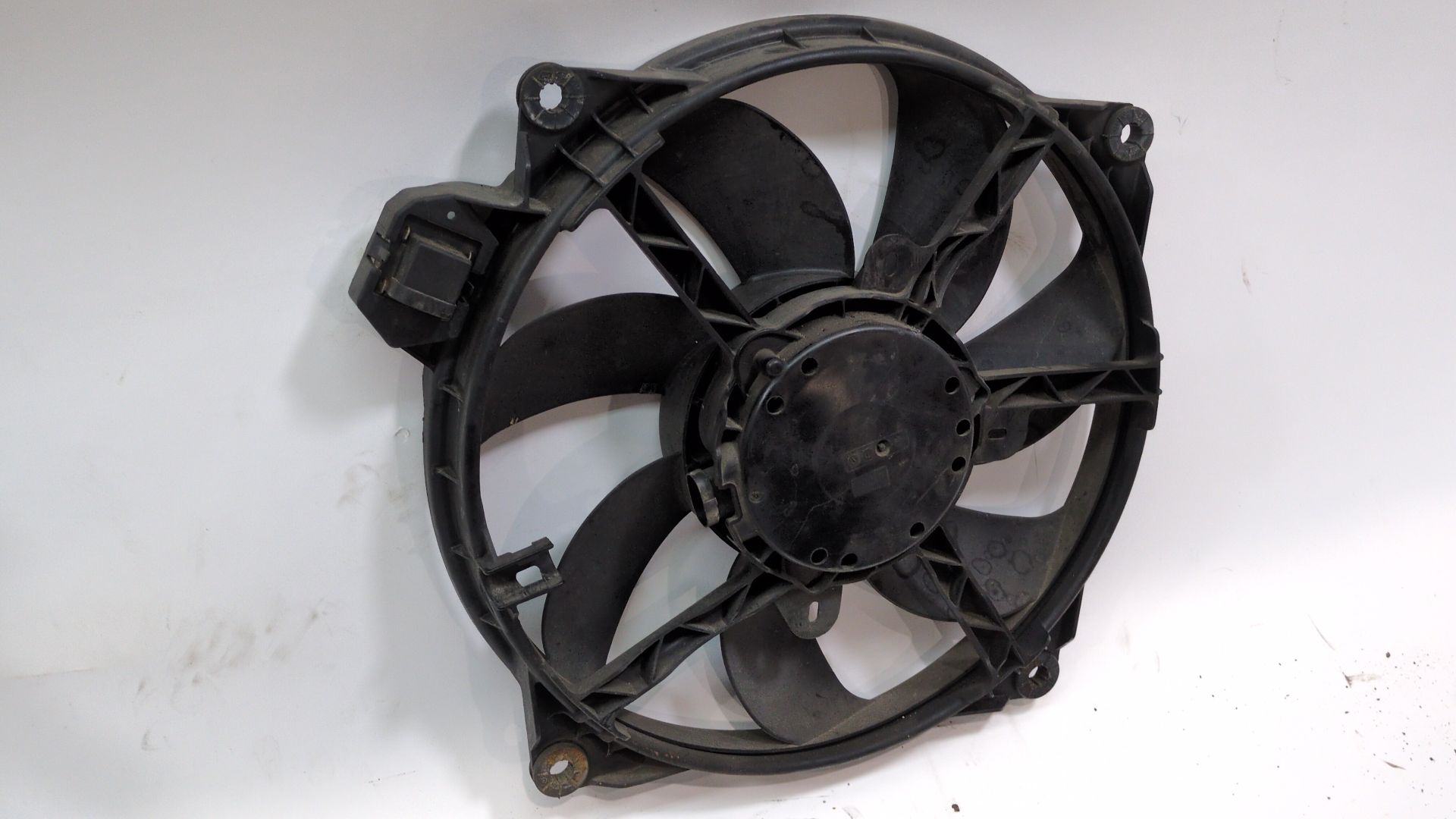 electroventilador_214812415r_renault_megane_iii_coupe_dz0_1_1_9_dci_dz0n_dz0j_dz1j_dz1k