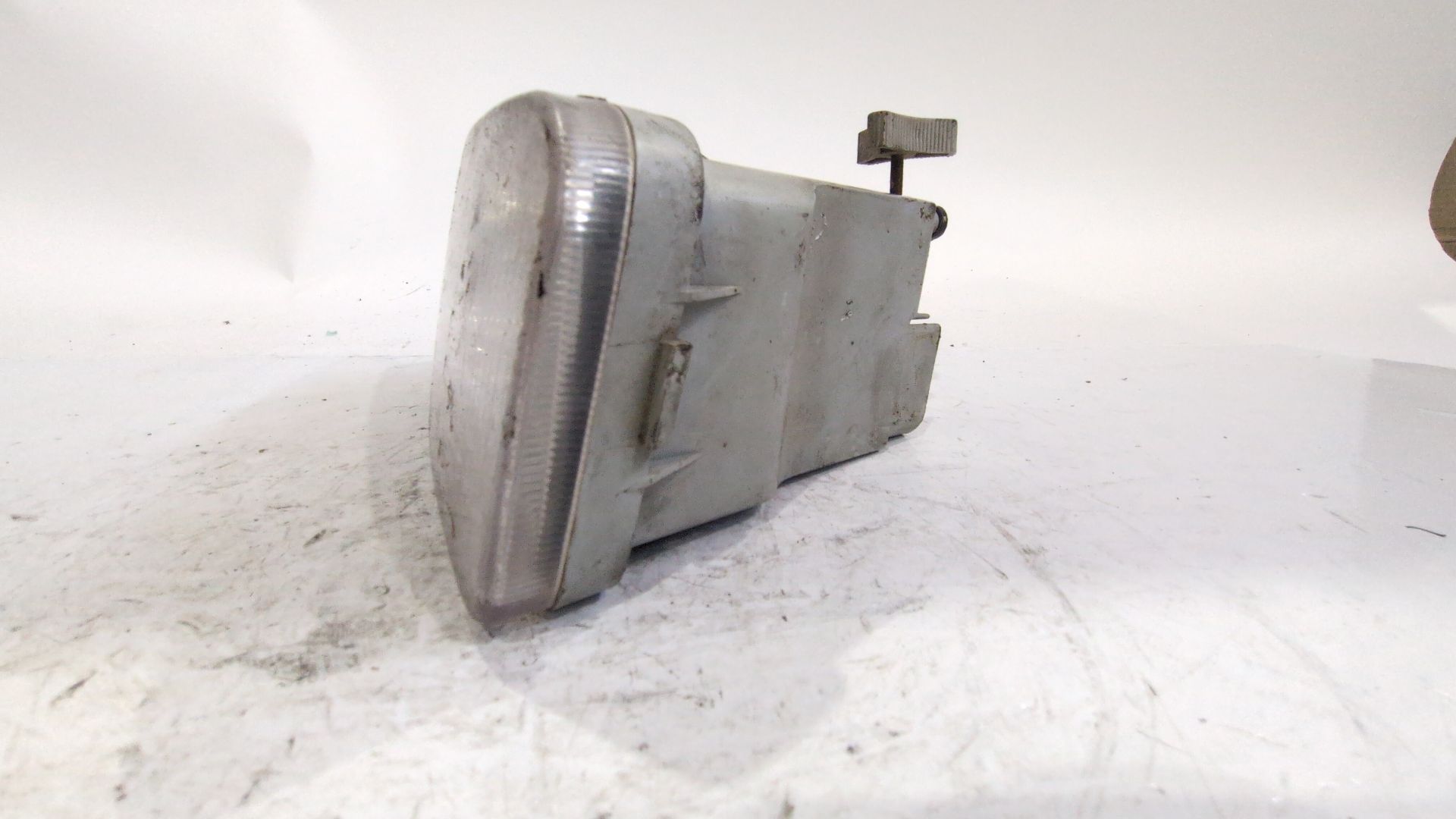 faro_antiniebla_izquierdo_922013a000_hyundai_trajet