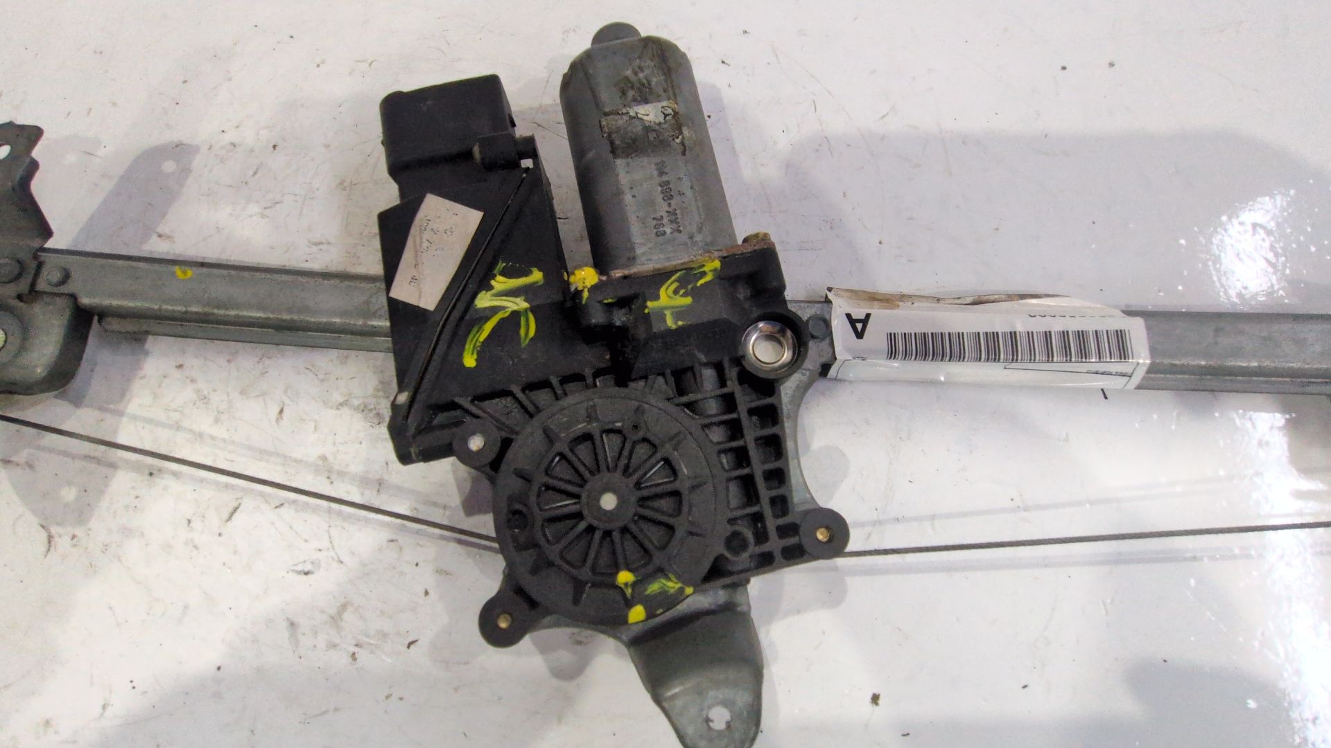 elevalunas_trasero_izquierdo_114900100_mercedes_benz_polo_polo_1_3_c_classic