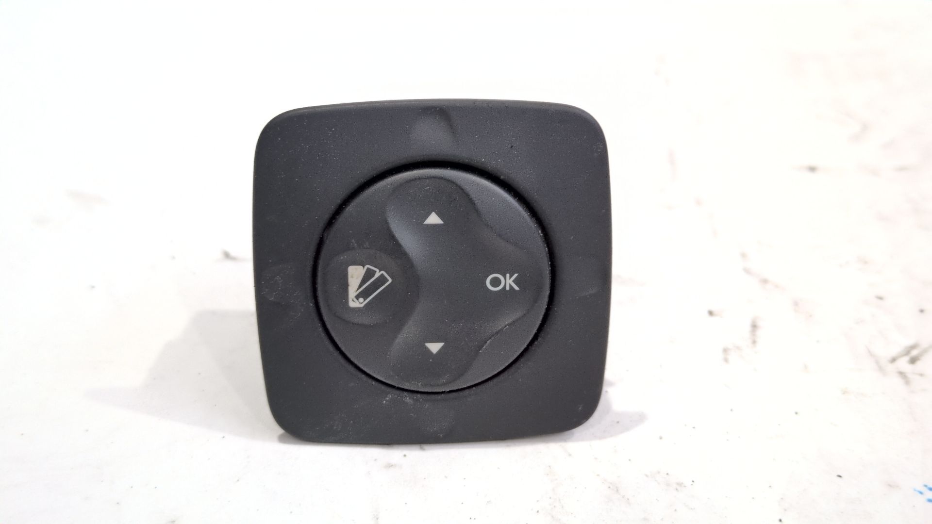 boton_283950001r_28188810_renault_scenic_iii_jz0_1_1_5_dci