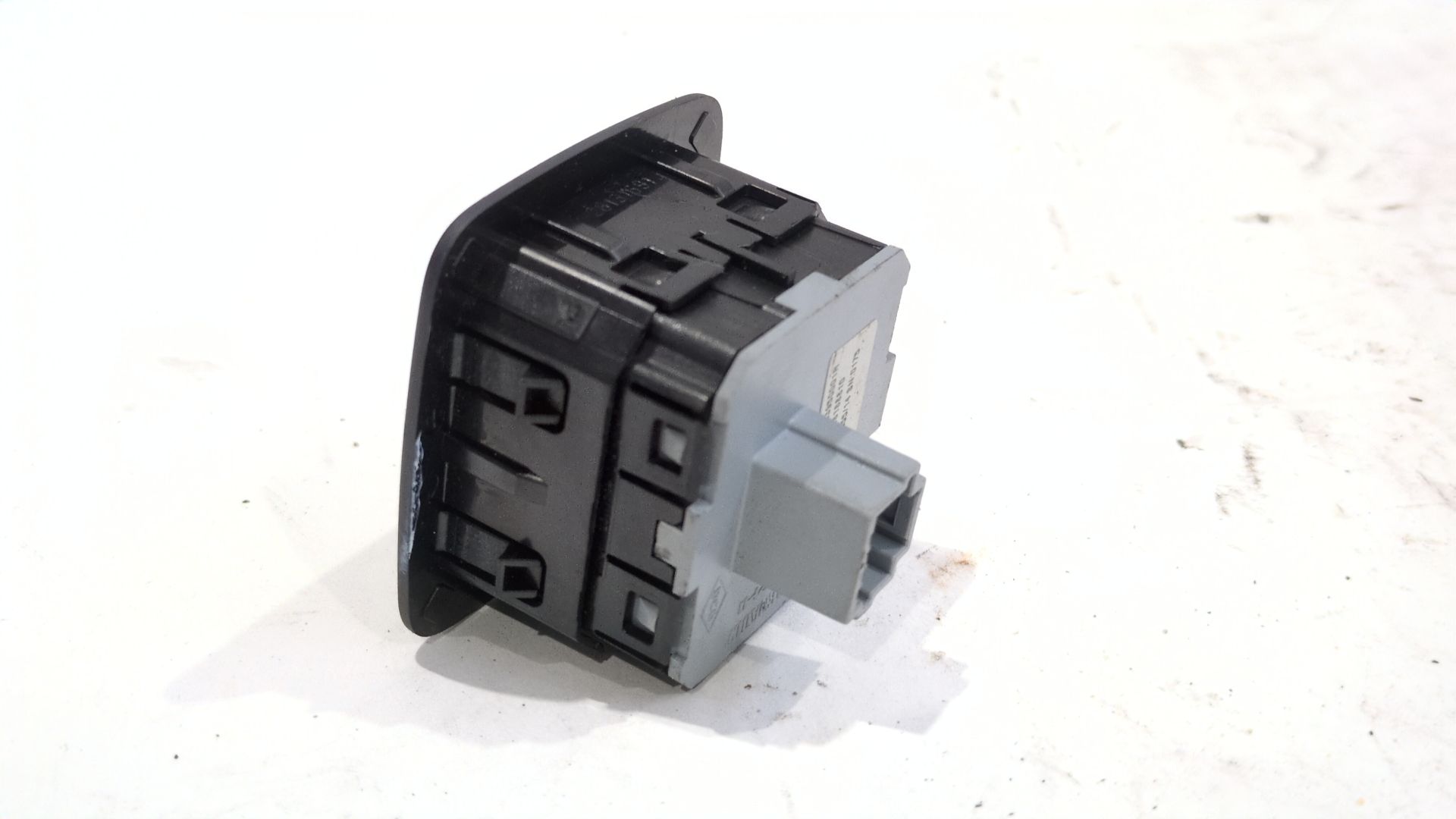 boton_283950001r_28188810_renault_scenic_iii_jz0_1_1_5_dci