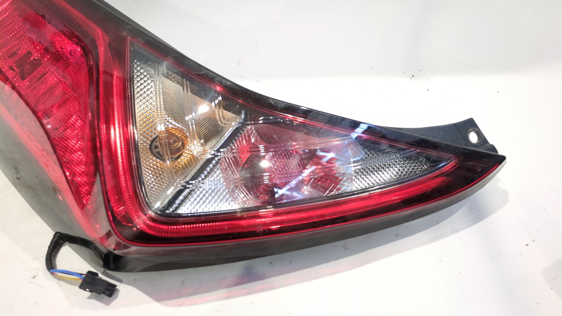 piloto_trasero_izquierdo_815610h110_toyota_aygo_b1_1_0_kgb10