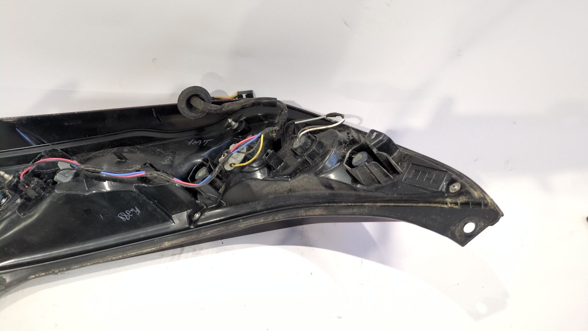 piloto_trasero_izquierdo_815610h110_toyota_aygo_b1_1_0_kgb10