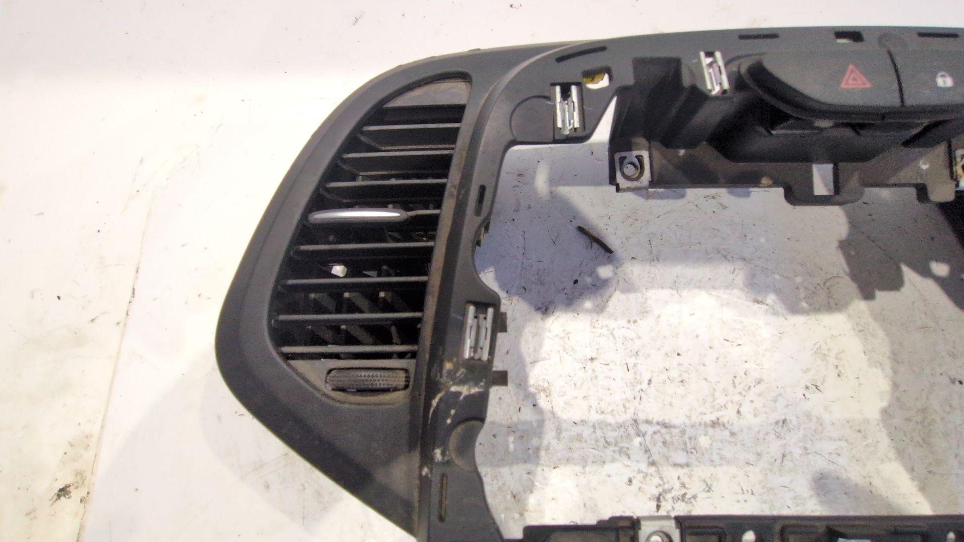 moldura_682602532r_renault_clio_al_de