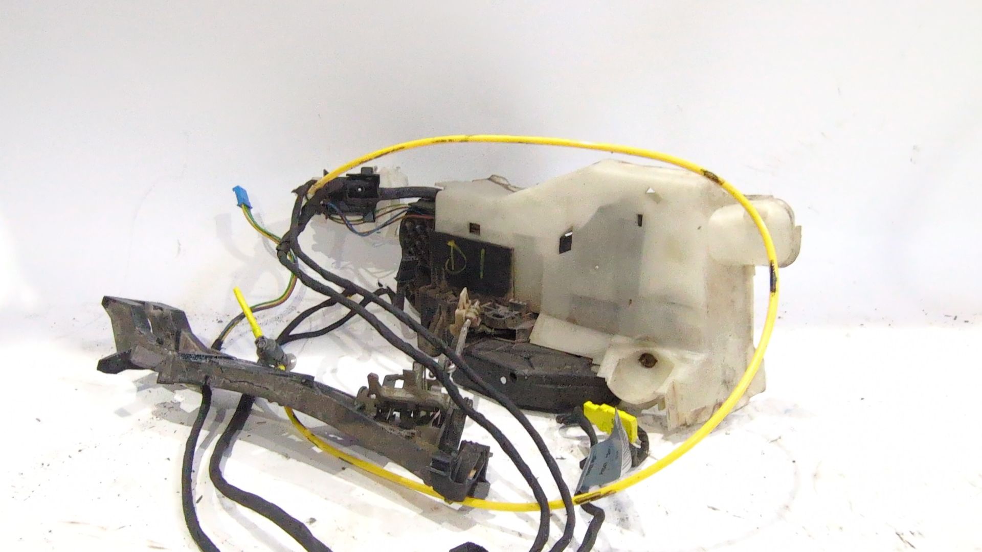 cerradura_puerta_delantera_izquierda_a2207206935_a_220_720_69_35_mercedes_benz_clase_s_w220_v220_s_320_cdi_220_025_220_125