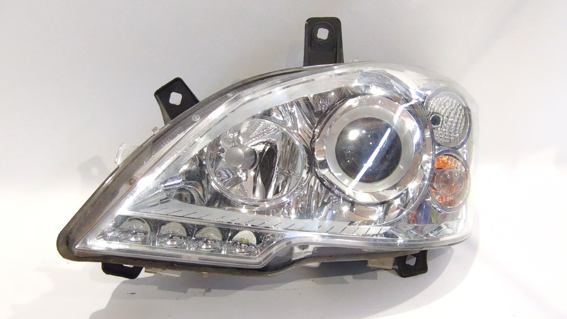 faro_izquierdo_xenon_6398202861_mercedes_benz_viano_w639_cdi_2_2_639_811_639_813_639_815_639_711_639_713