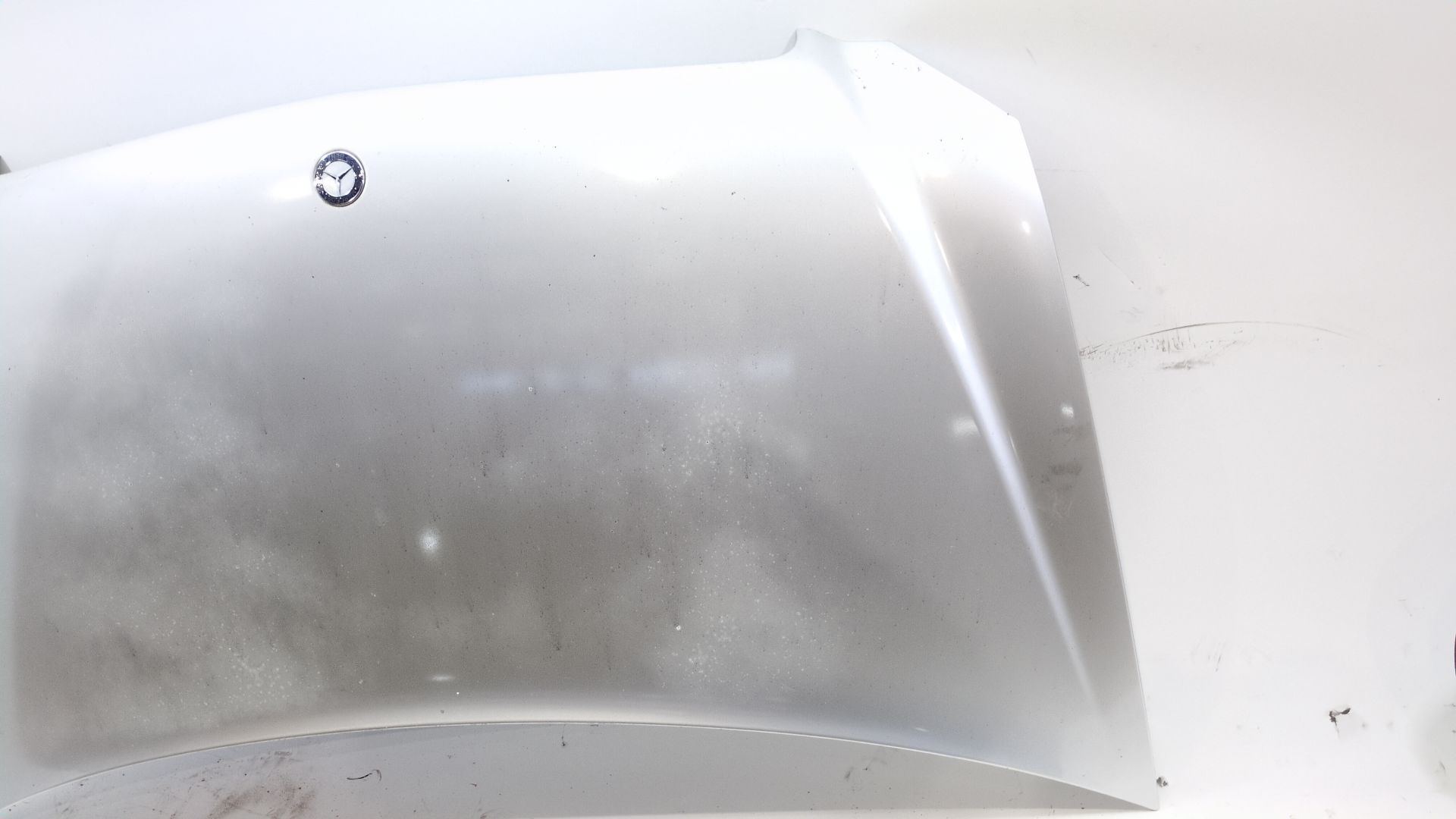 capot_a6397500202_n_de_pintura_9744_color_de_pintura_plata_brillante_metalizado_mb_9744_a_639_750_02_02_mercedes_benz_viano_w639