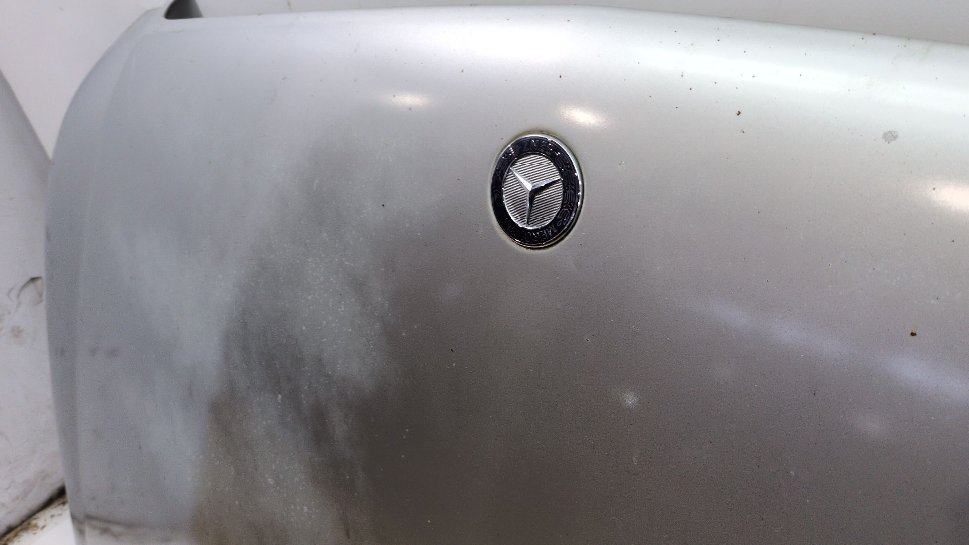 capot_a6397500202_n_de_pintura_9744_color_de_pintura_plata_brillante_metalizado_mb_9744_a_639_750_02_02_mercedes_benz_viano_w639