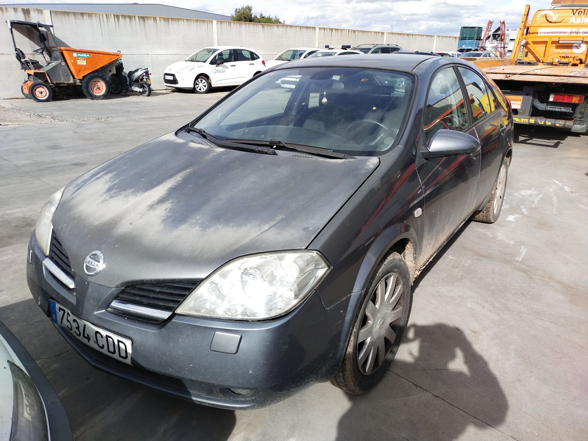 nissan_primera_hatchback_p12