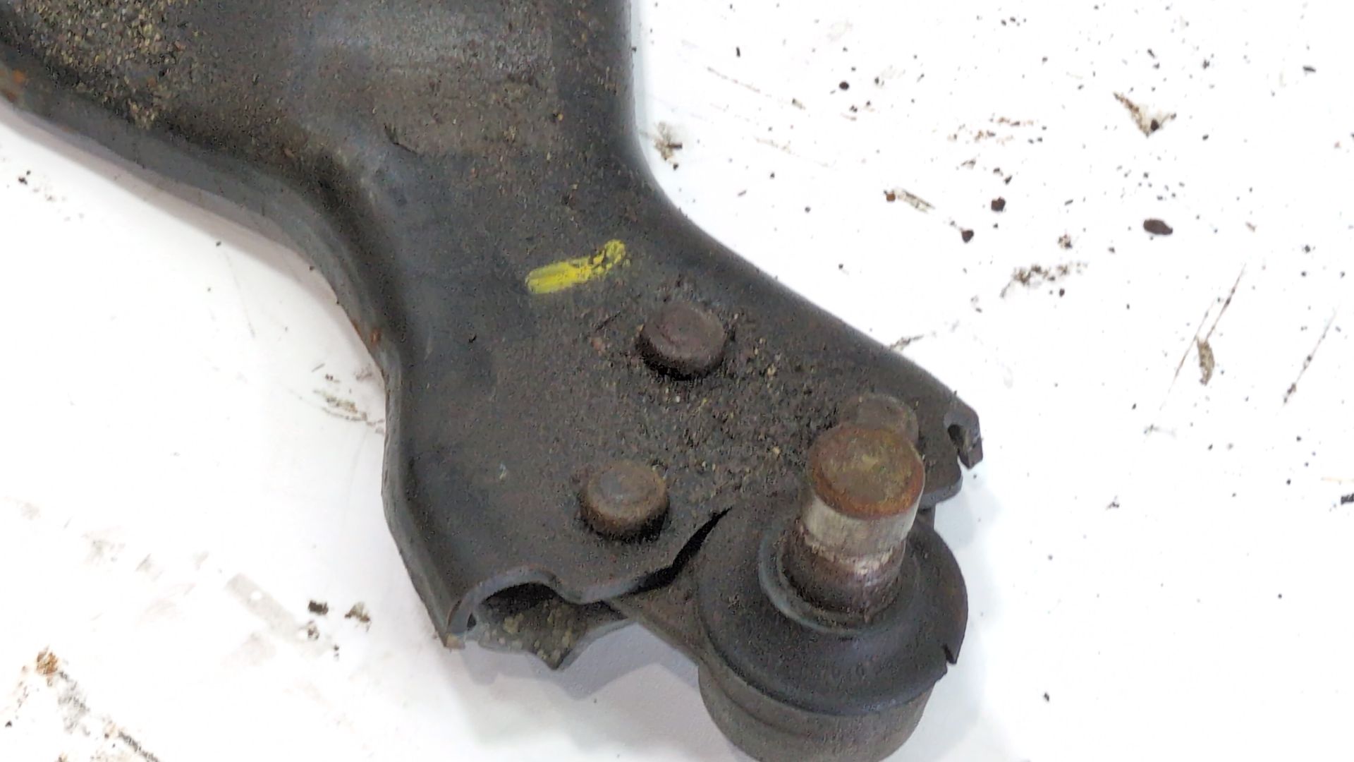 brazo_suspension_inferior_delantero_izquierdo_6393301401_mercedes_benz_viano_w639_cdi_2_2_639_811_639_813_639_815_639_711_639_71