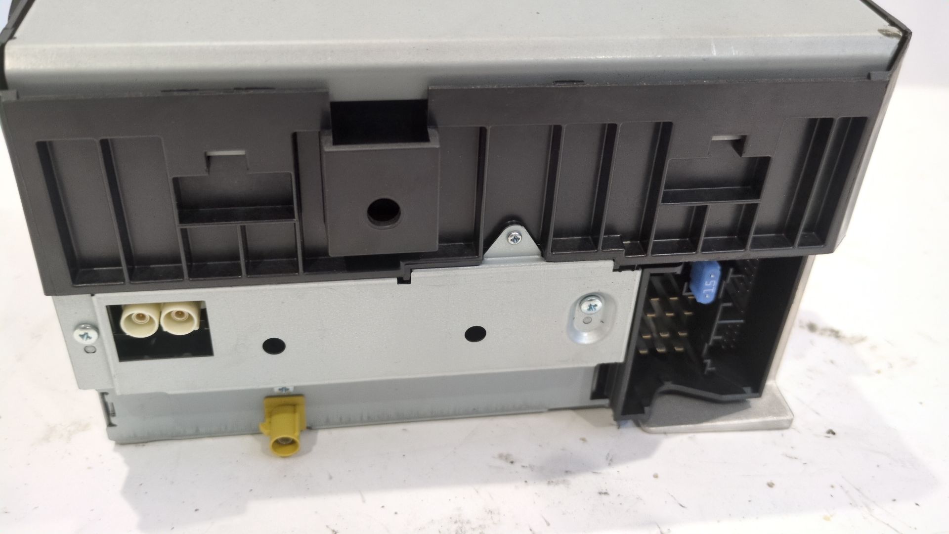 sistema_audio_radio_cd_a1699002000_a1699010700_a_169_900_20_00_mercedes_benz_viano_w639_cdi_2_2_639_811_639_813_639_815_639_711