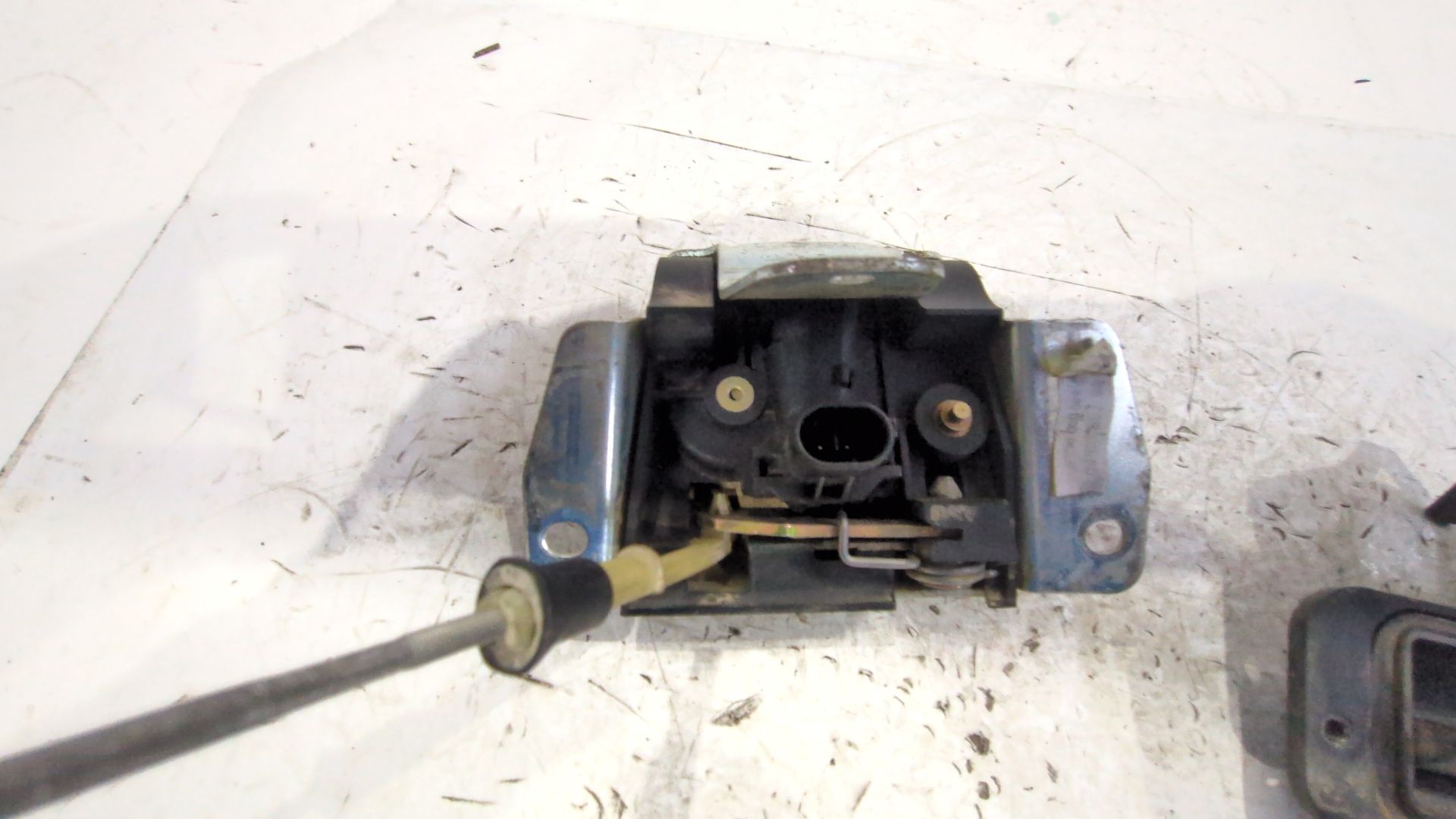 cerradura_maletero_porton_1637400293_mercedes_ml_al_de