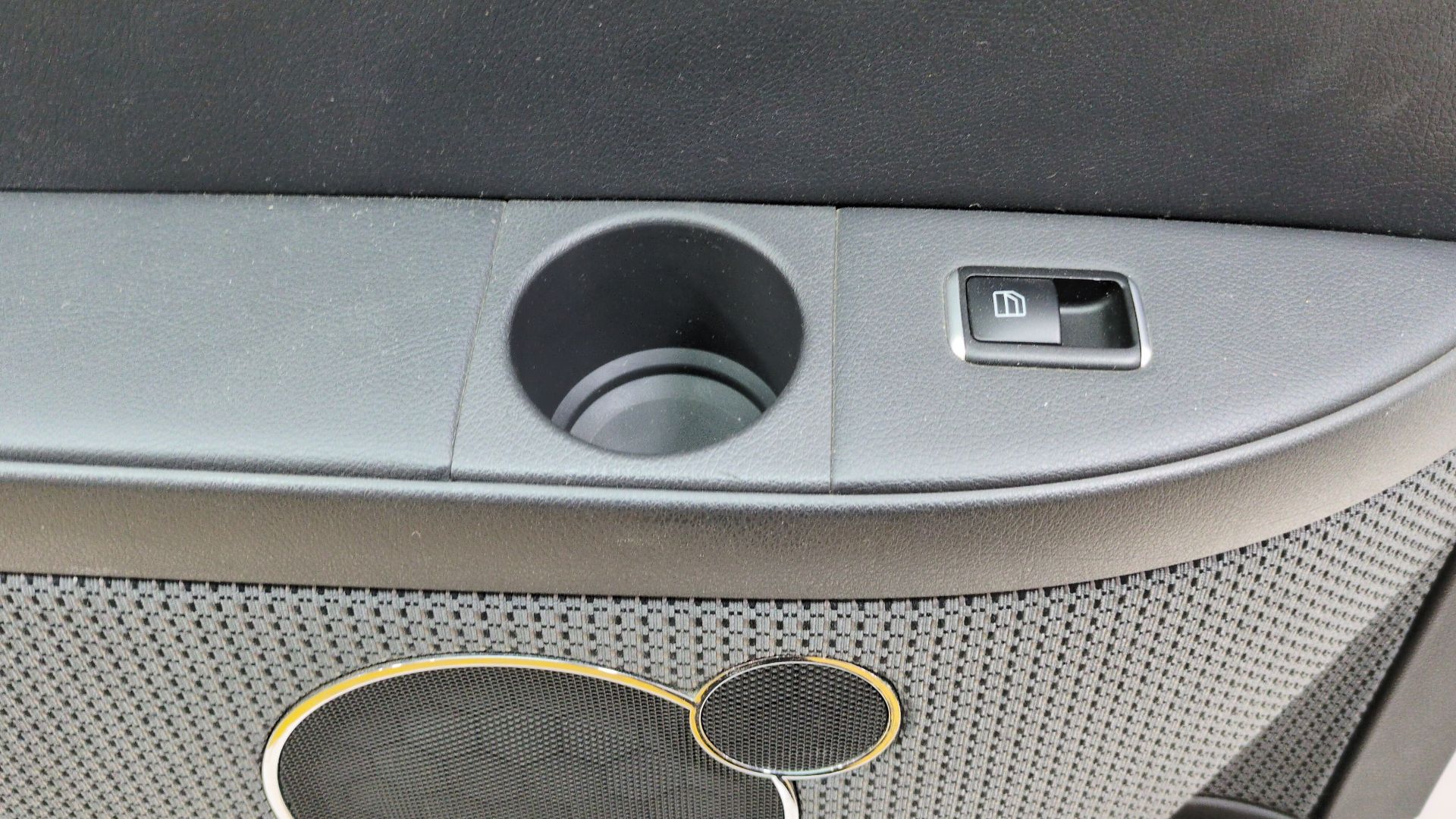 guarnecido_puerta_trasero_izquierdo_p102532065000_mercedes_benz_viano_w639_cdi_2_2_639_811_639_813_639_815_639_711_639_713