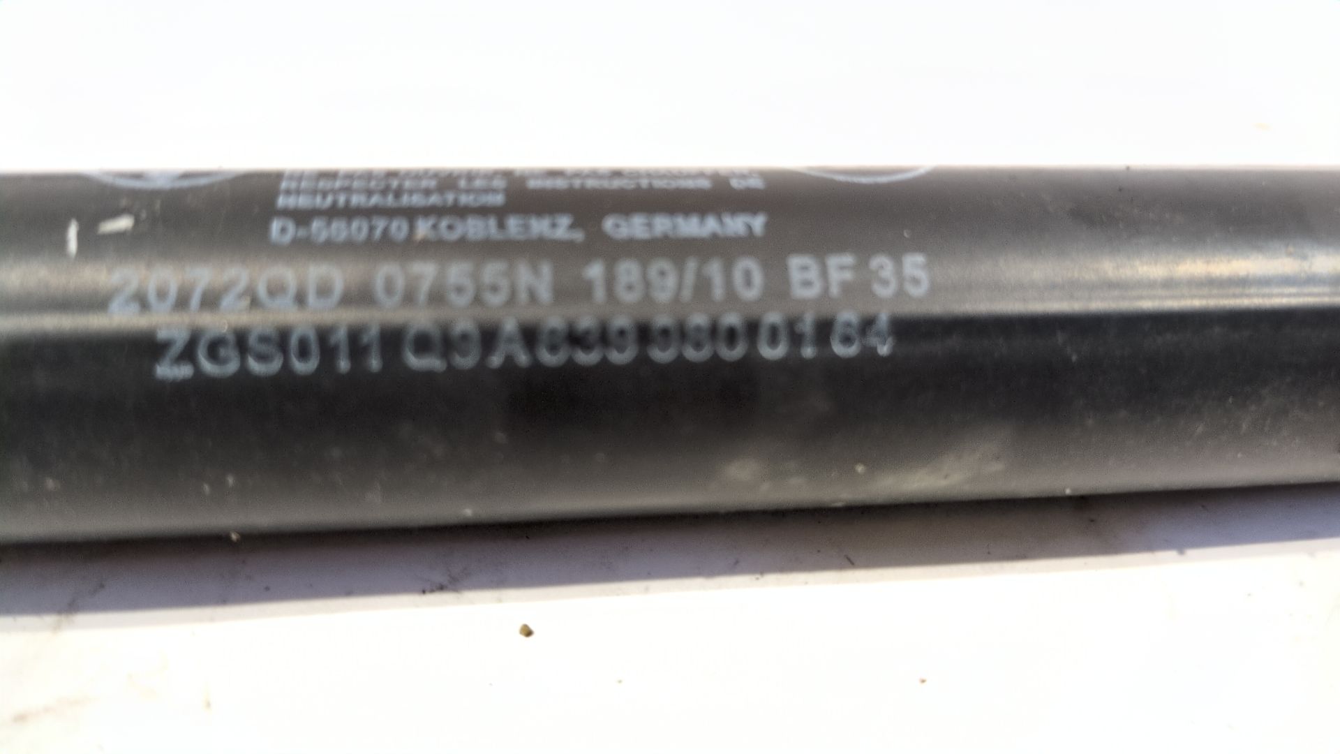 amortiguadores_maletero_porton_a6399800164_mercedes_benz_viano_w639_cdi_2_2_639_811_639_813_639_815_639_711_639_713