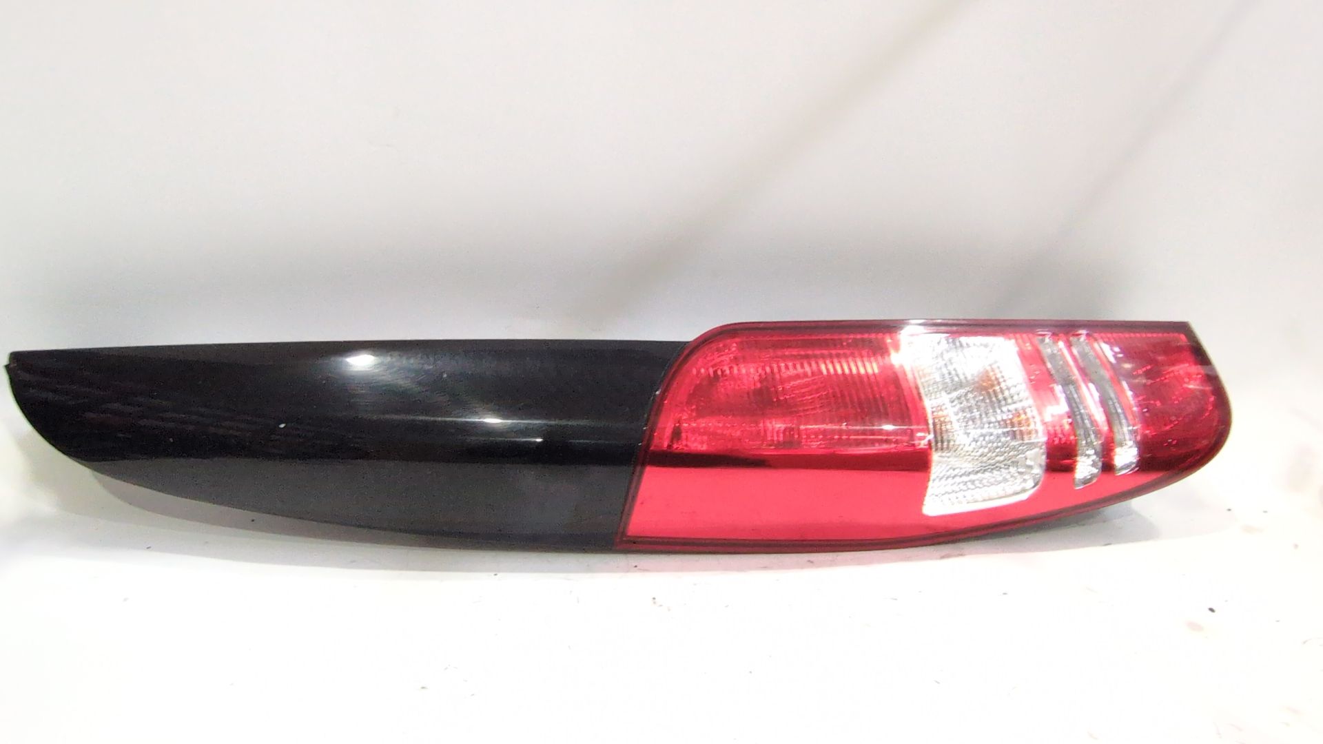 piloto_trasero_izquierdo_63982014649051_mercedes_benz_viano_w639_cdi_2_2_639_811_639_813_639_815_639_711_639_713