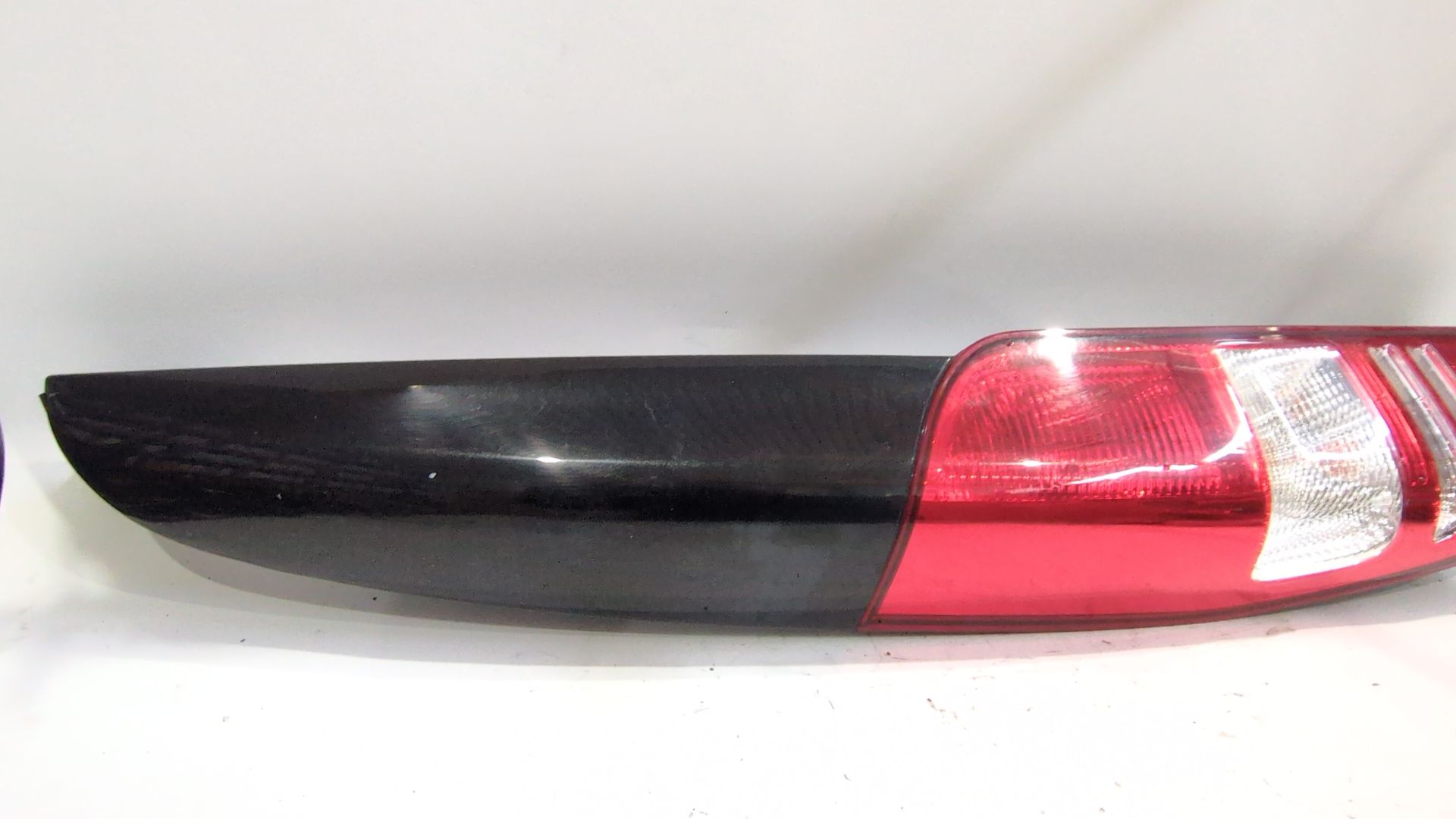 piloto_trasero_izquierdo_63982014649051_mercedes_benz_viano_w639_cdi_2_2_639_811_639_813_639_815_639_711_639_713