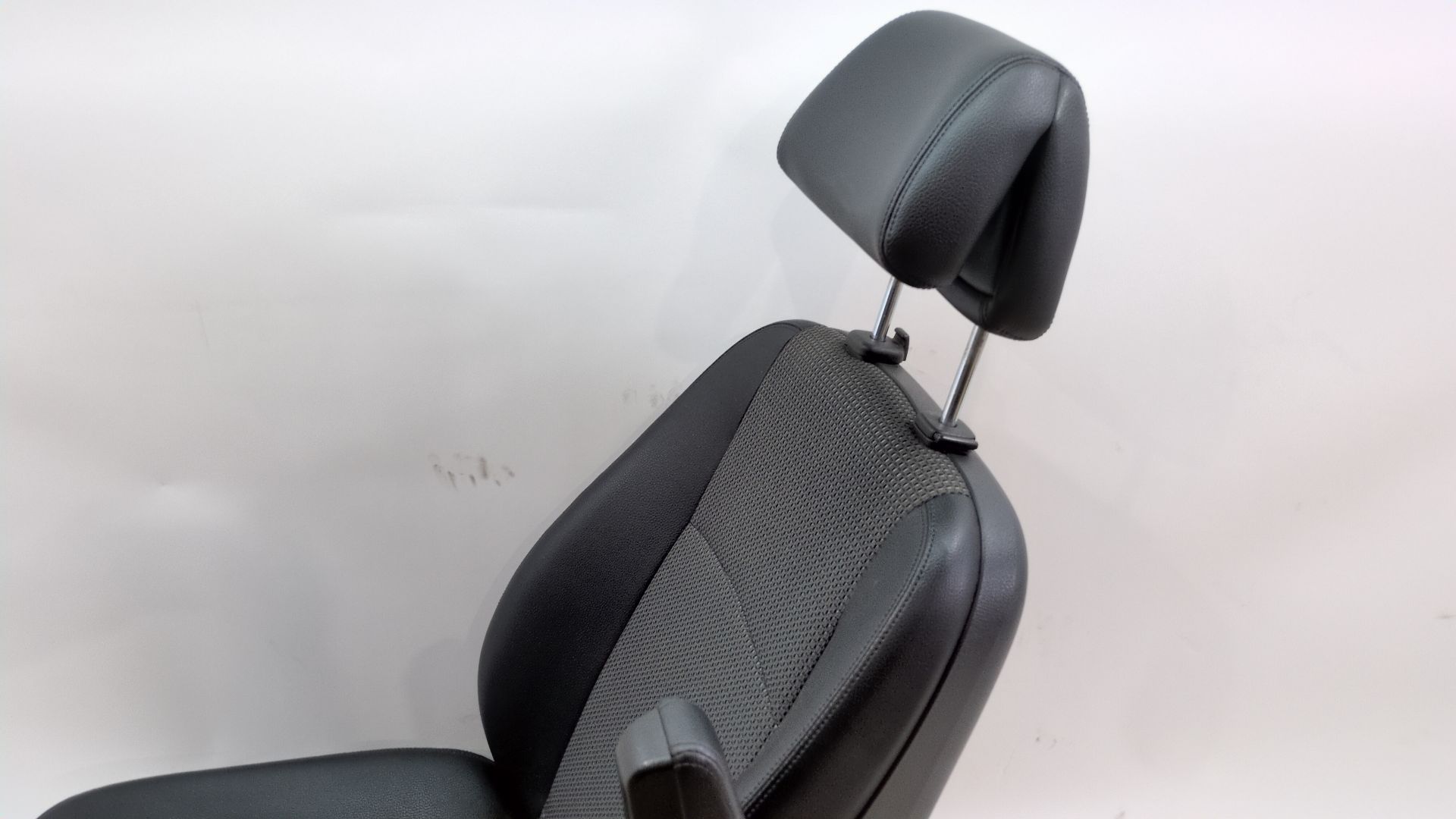 asiento_delantero_derecho_a0039105632_mercedes_benz_viano_w639_cdi_2_2_639_811_639_813_639_815_639_711_639_713