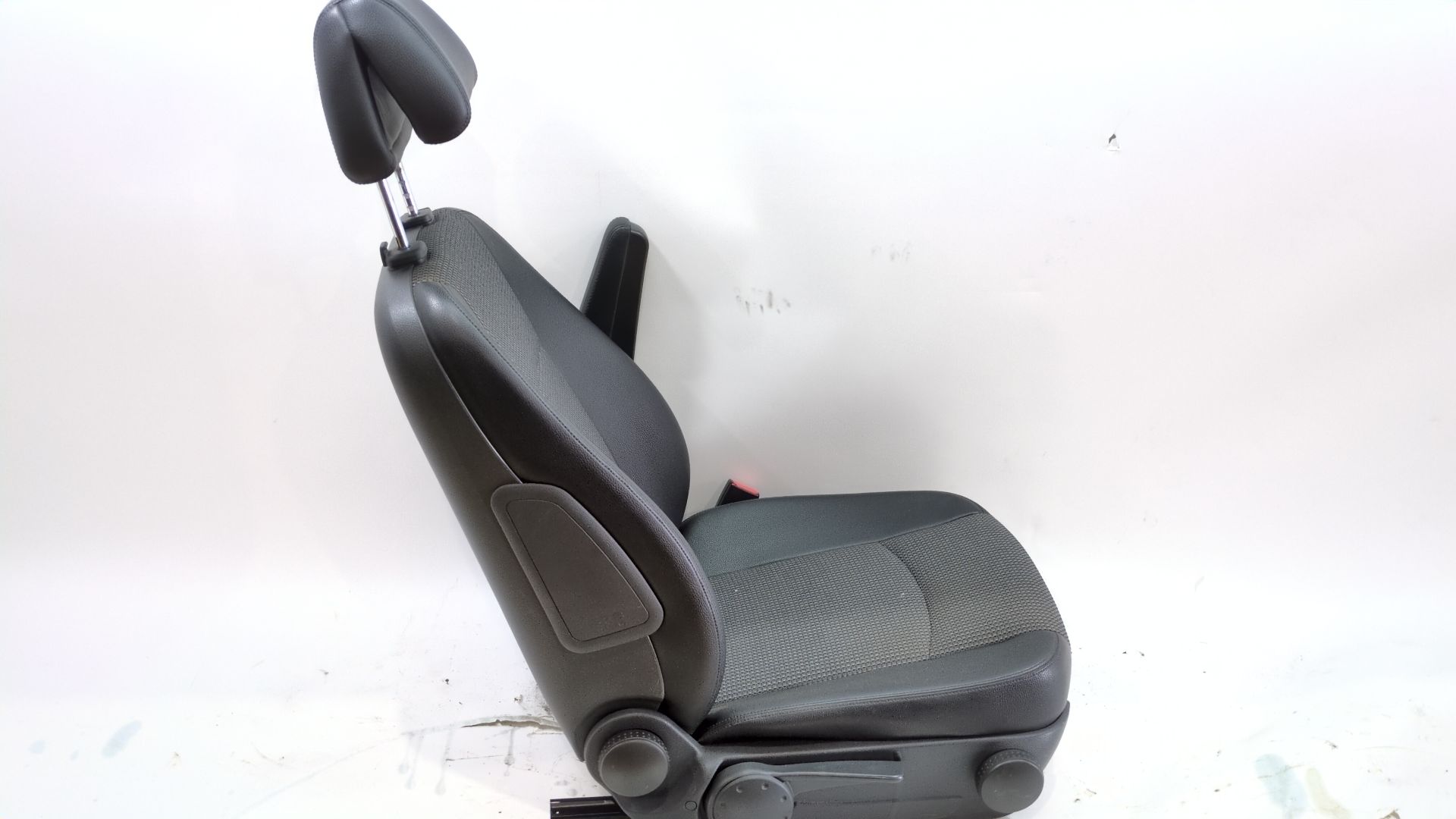 asiento_delantero_derecho_a0039105632_mercedes_benz_viano_w639_cdi_2_2_639_811_639_813_639_815_639_711_639_713