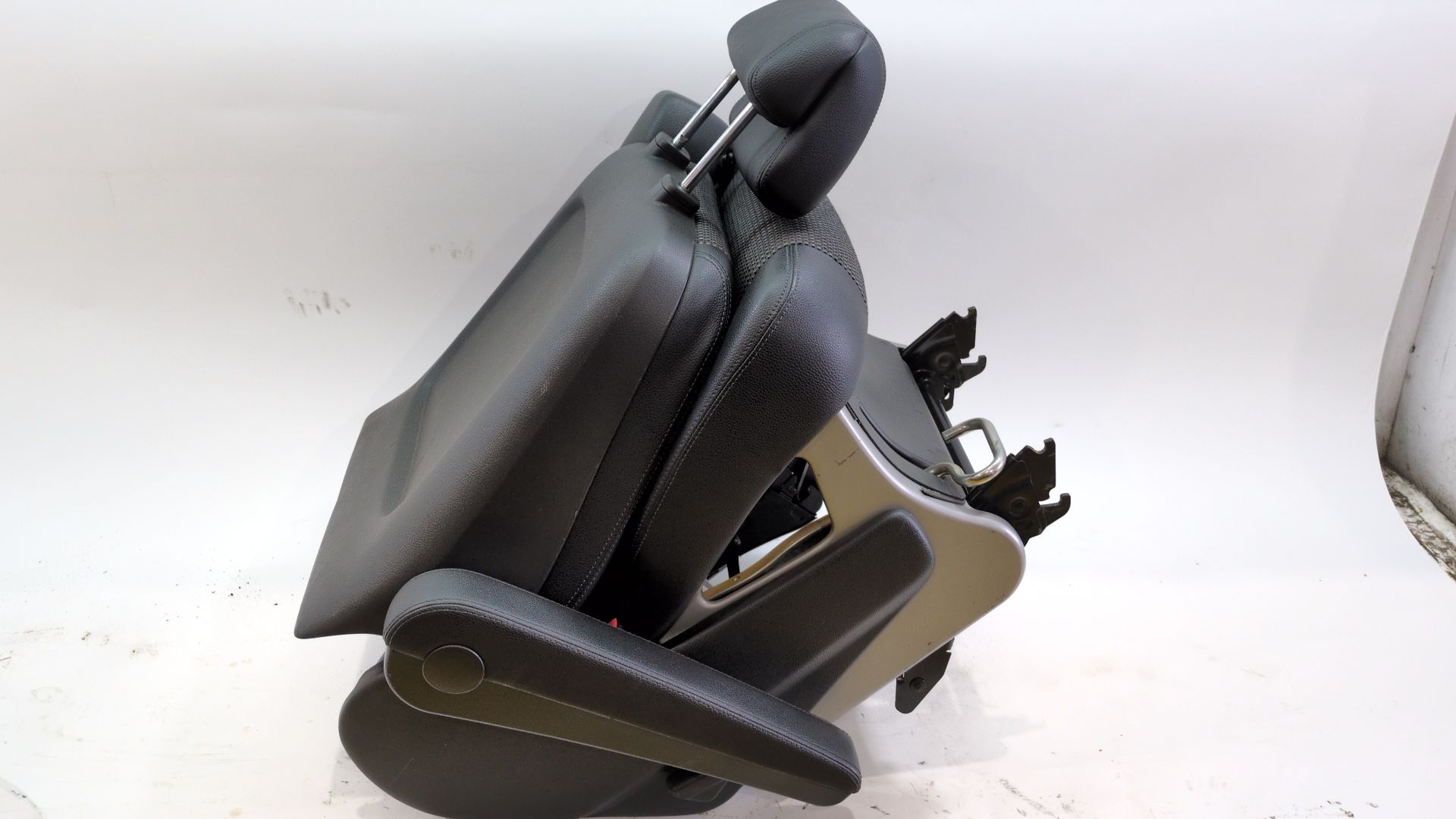 asiento_trasero_medio_a6399401801_a_639_940_18_01_mercedes_benz_viano_w639_cdi_2_2_639_811_639_813_639_815_639_711_639_713