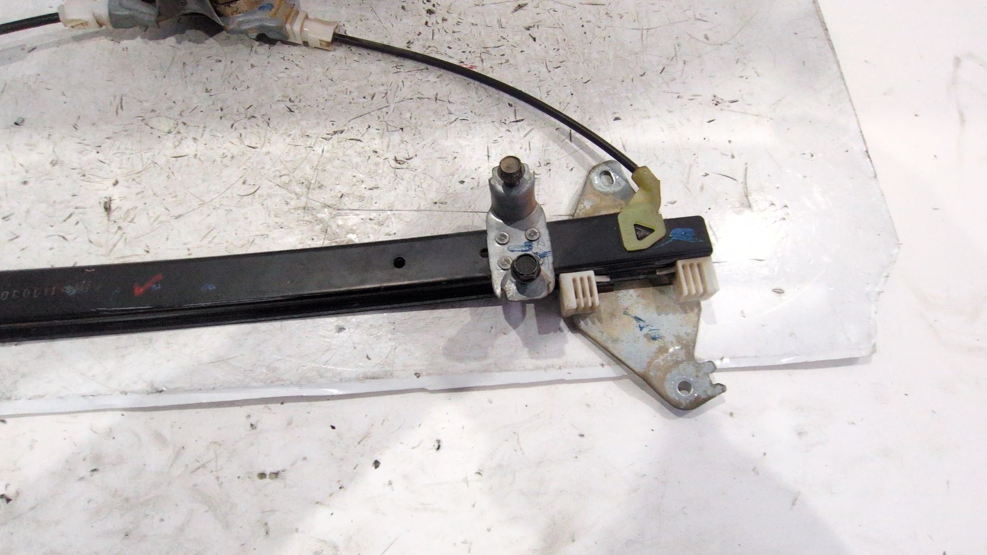 elevalunas_delantero_derecho_807004x01c_nissan_navara_np300_d40_2_5_dci_4wd