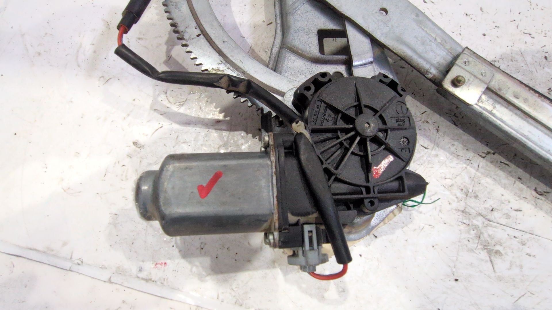 elevalunas_delantero_derecho_400922b_bedford_transit_mk7