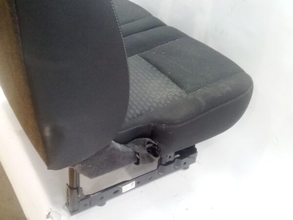 asiento_delantero_medio_y_derecho_kk3164416ed3zhe_tapiceriacapitol_city_ebony_kk31_64416_ed3zhe_ford_transit_v363_furgoneta_fcd