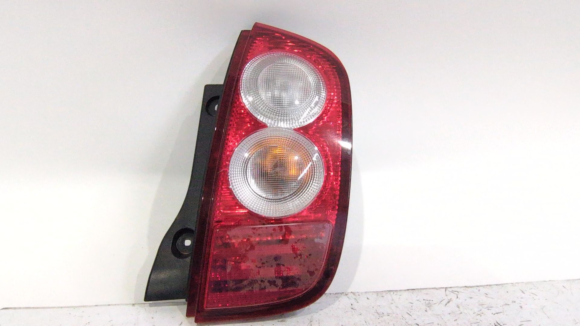 piloto_trasero_derecho_exterior_26550bc500_nissan_micra_iii_k12_1_4_16v