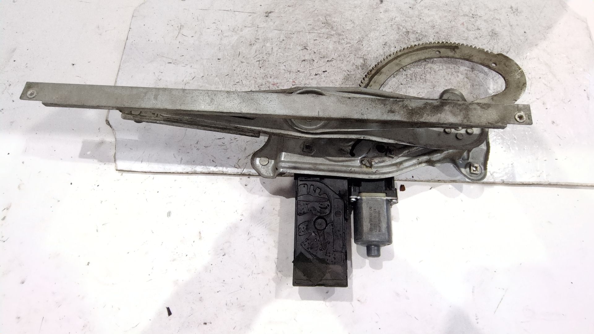 elevalunas_delantero_izquierdo_807210002r_renault_megane_iii_hatchback_bz0_1_b3_1_5_dci