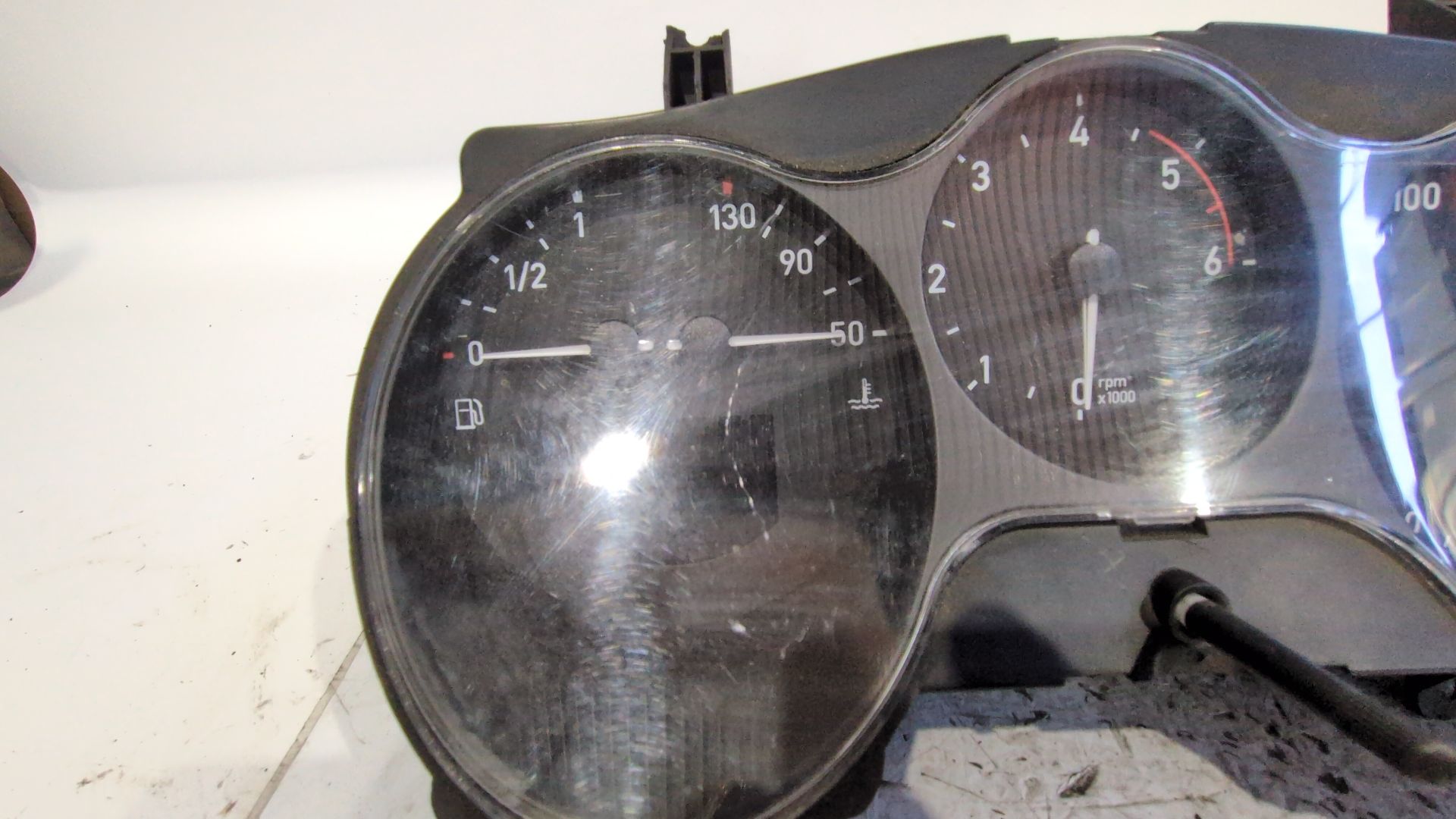 cuadro_instrumentos_5p0920804c_5p0920_804c_v0008000_seat_altea