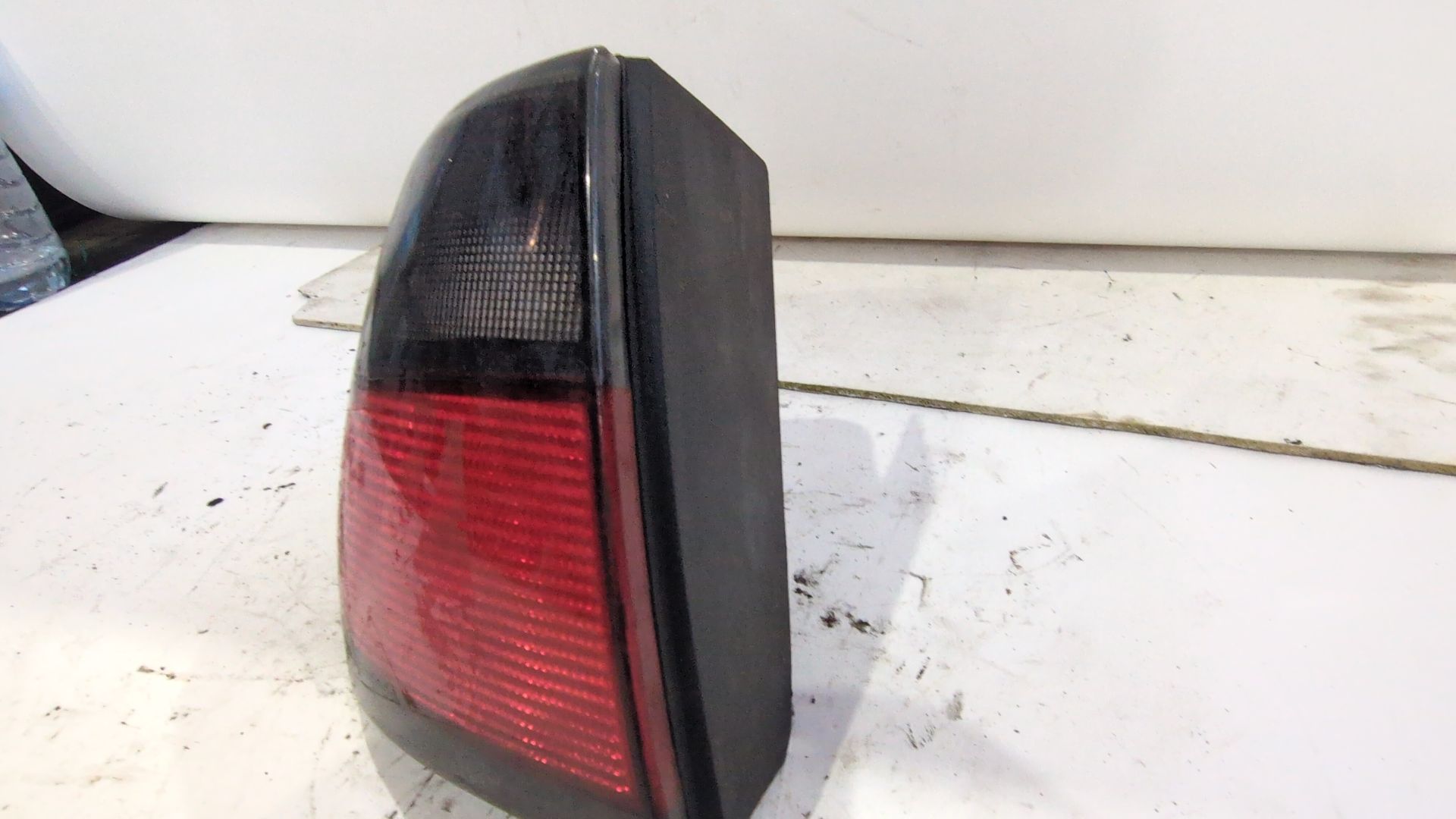 piloto_trasero_izquierdo_exterior_7700838530_renault_megane_i_hatchback_van_sa0_1_1_9_sa0u_sa0r_sa0a