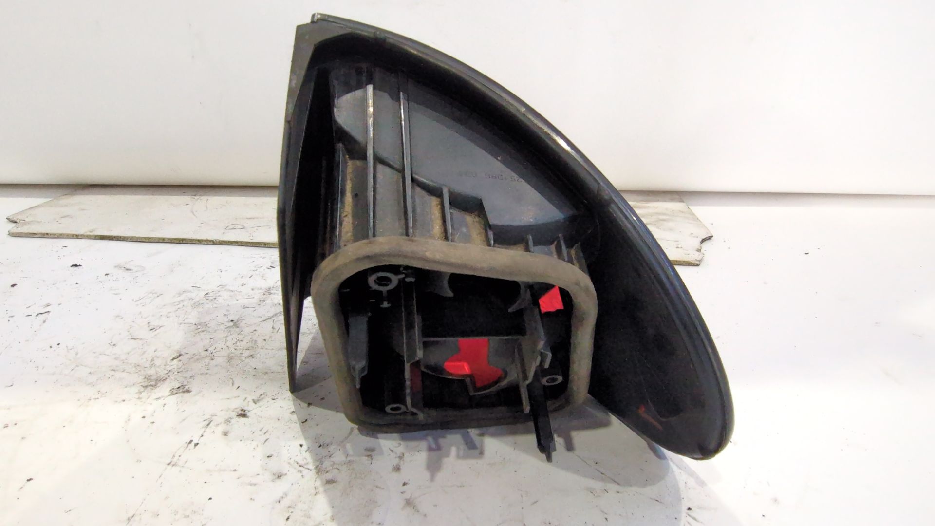 piloto_trasero_izquierdo_exterior_7700838530_renault_megane_i_hatchback_van_sa0_1_1_9_sa0u_sa0r_sa0a