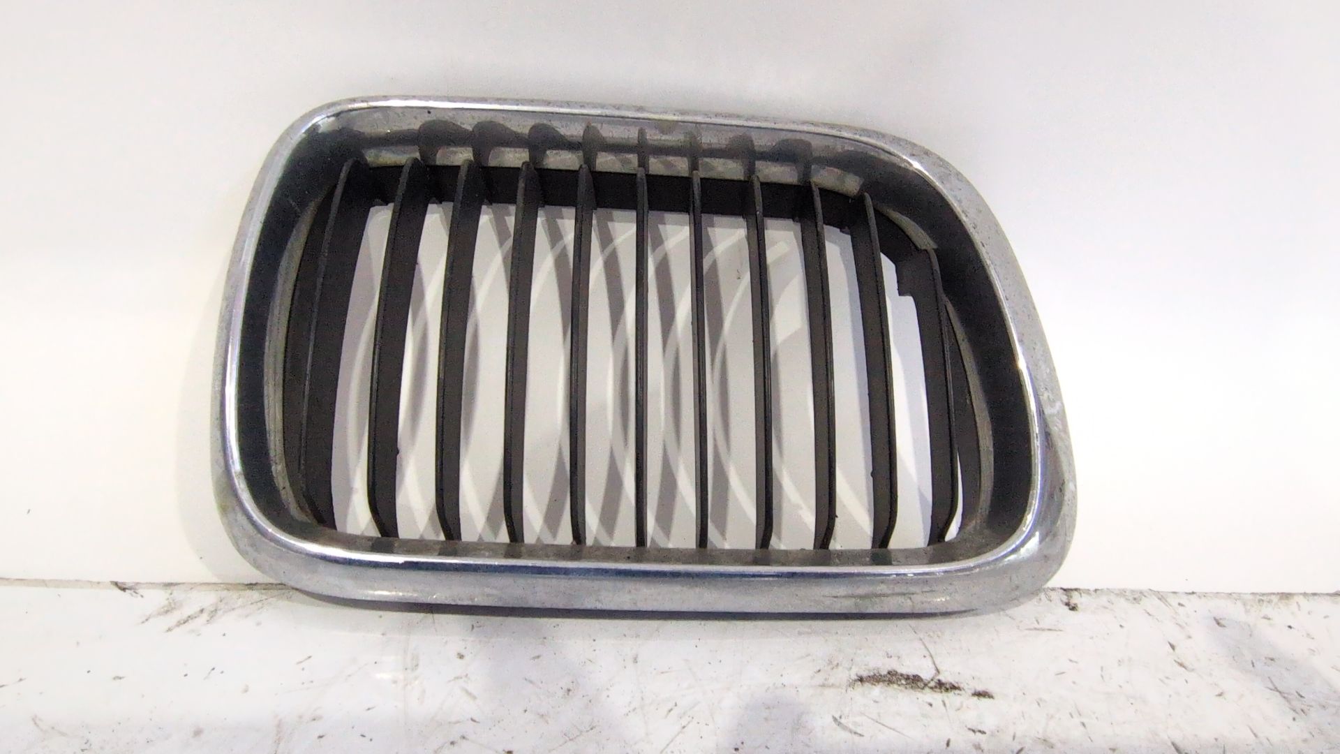 rejillas_capot_51138195094_51_13_8_195_094_bmw_serie_3