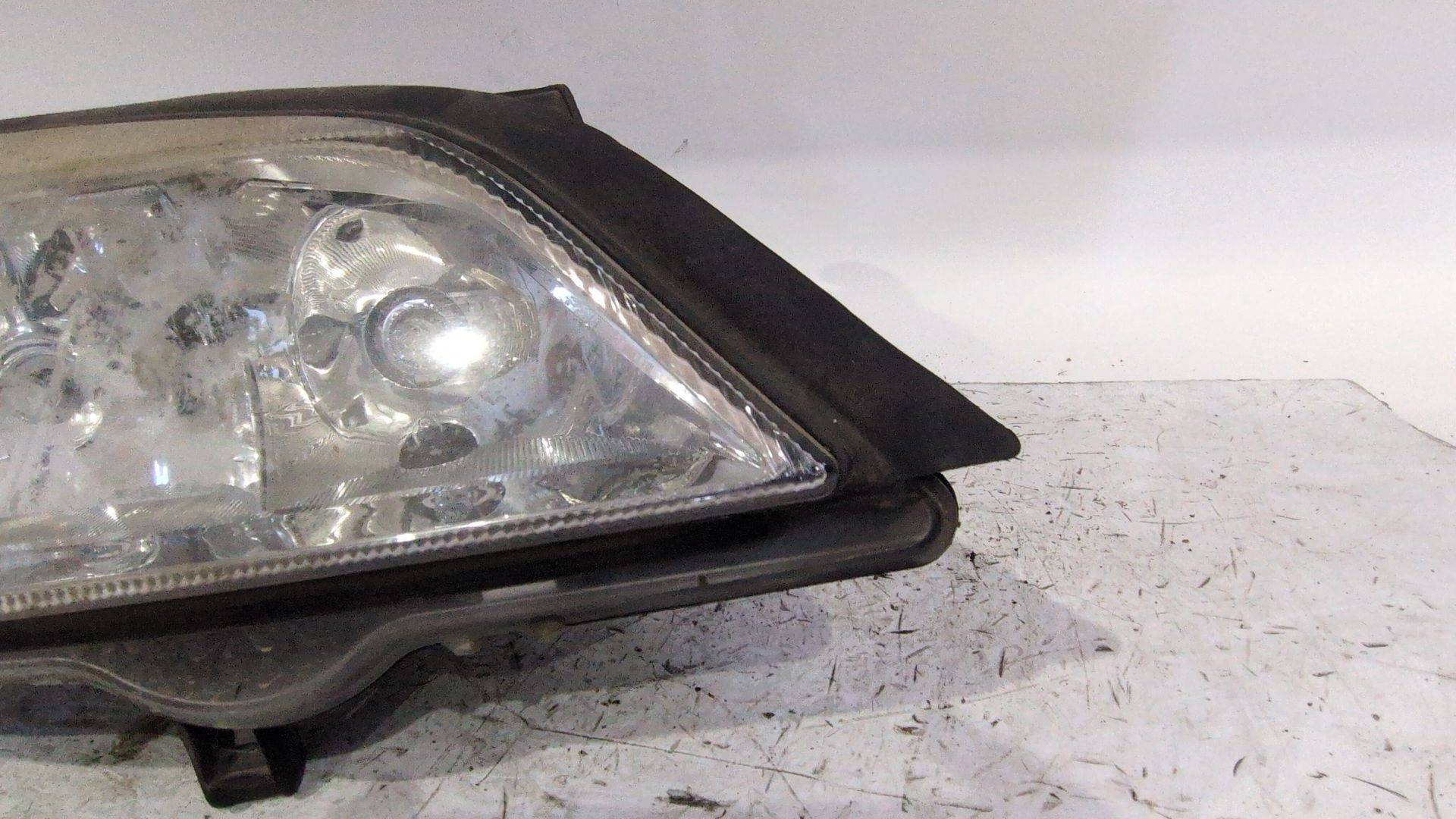 faro_derecho_1eg00764014_1eg_007_640_14_opel_astra_g_sedan_t98_1_6_16v_f69