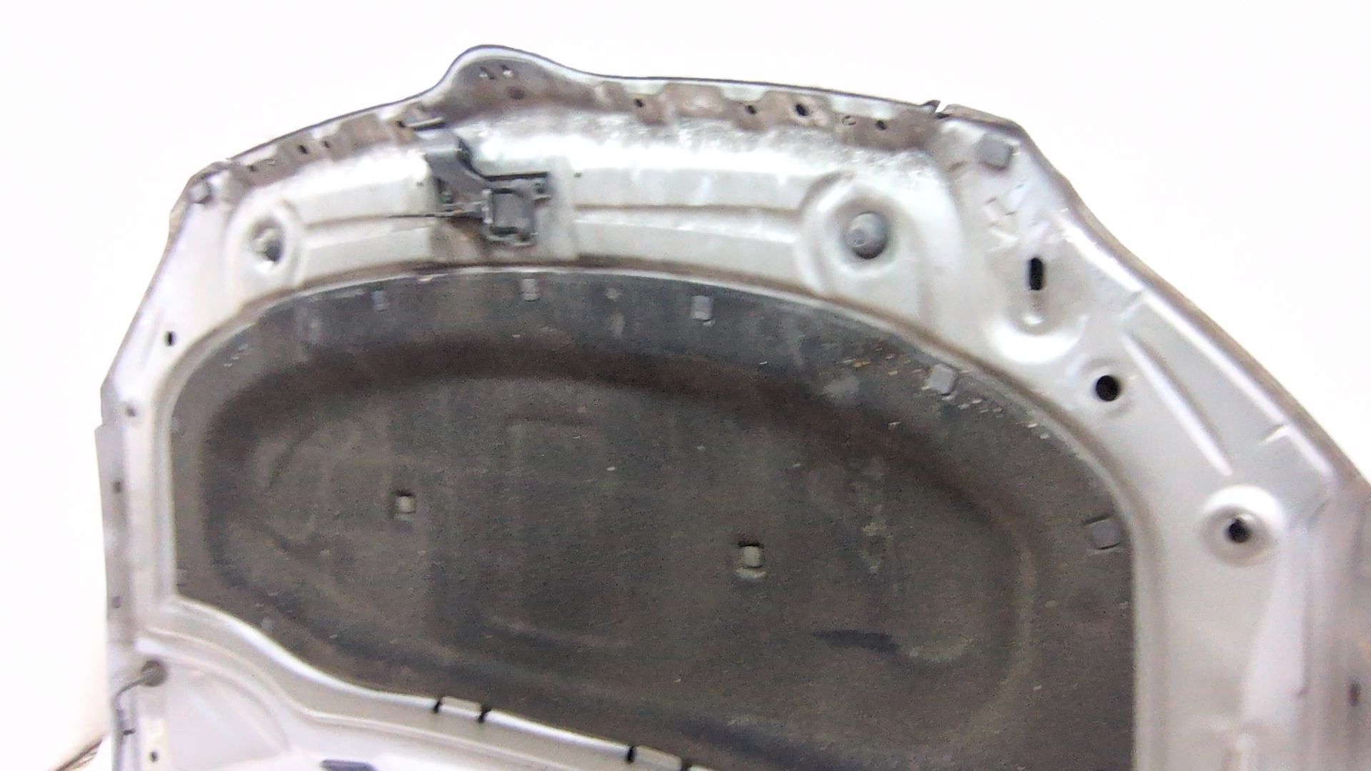 capot_delantero_5l0823031_color_exterior_n_de_pintura_2g_f8l_skoda_yeti_5l_1_2_tsi