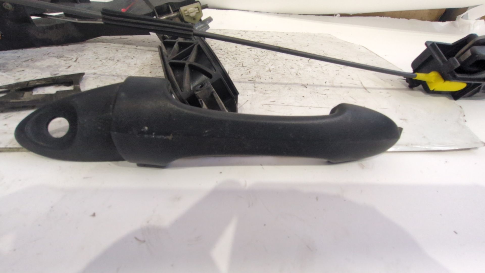 cerradura_puerta_delantera_izquierda_2s4aa21813_bedford_focus