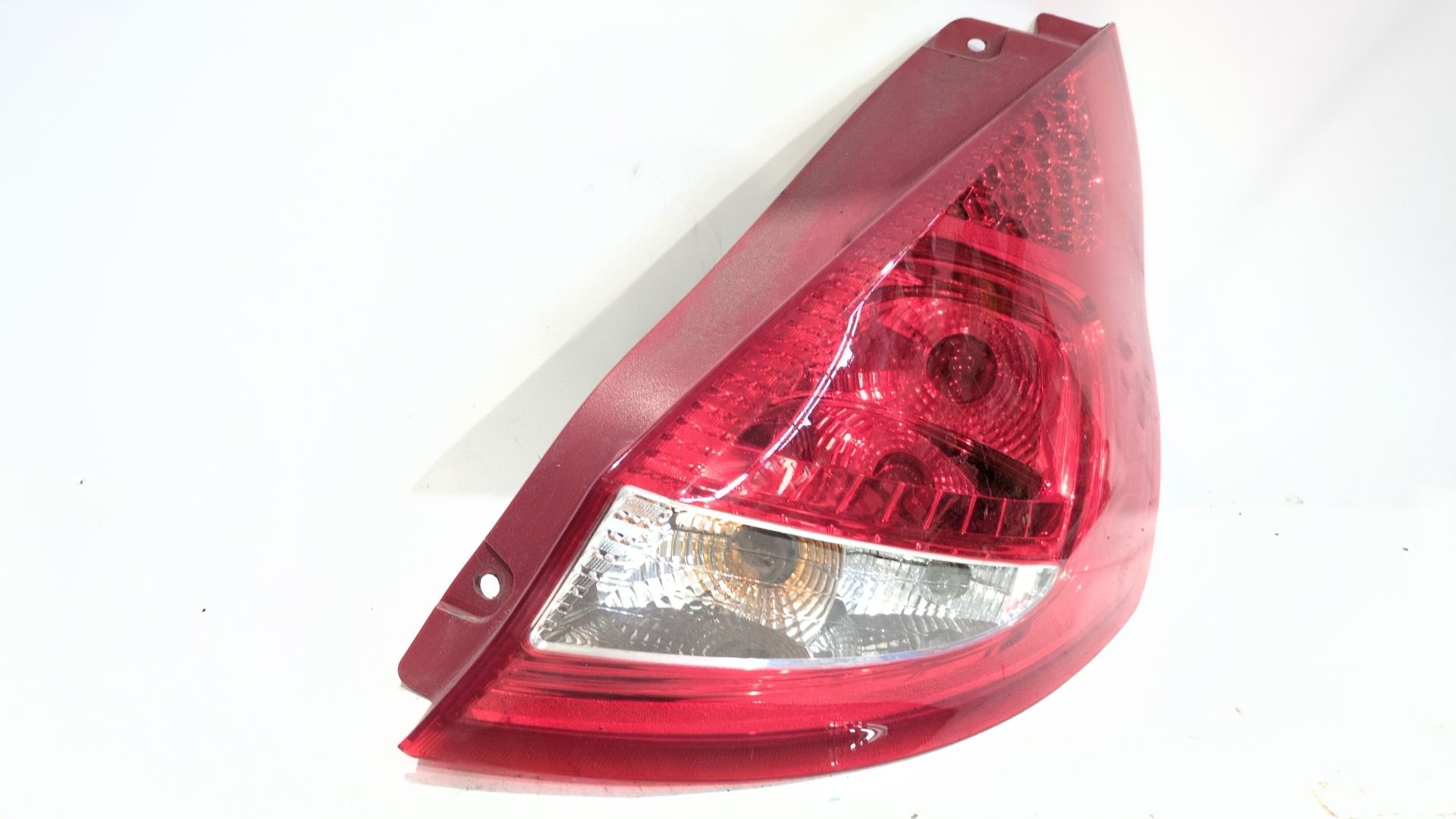 piloto_trasero_derecho_1709552_ford_fiesta_vi_cb1_ccn_1_4