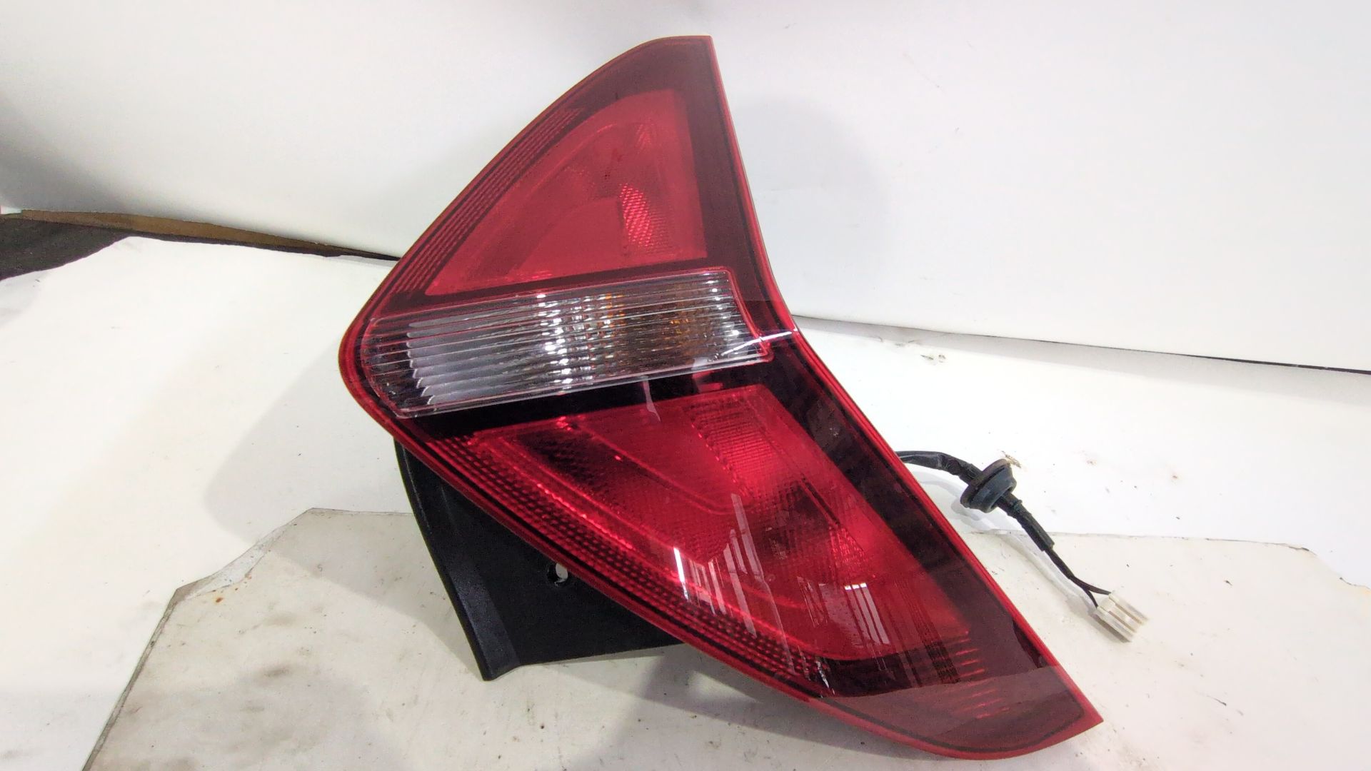 piloto_trasero_derecho_exterior_92402q0500_hyundai_bayon_bc3_1_2_mpi