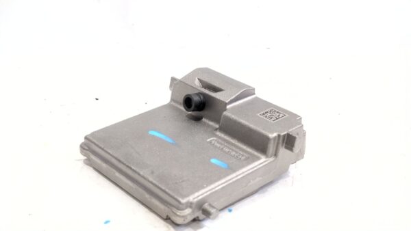 camara_delantera_8646cf4070_a2c7753100_8646c_f4070_toyota_c_hr_x1_1_8_hybrid_zyx10_zyx11