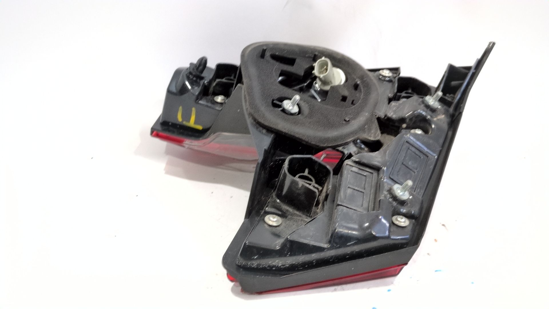 piloto_trasero_izquierdo_interior_81590f412000_200387876_81590_f4120_00_toyota_c_hr_x1_1_8_hybrid_zyx10_zyx11