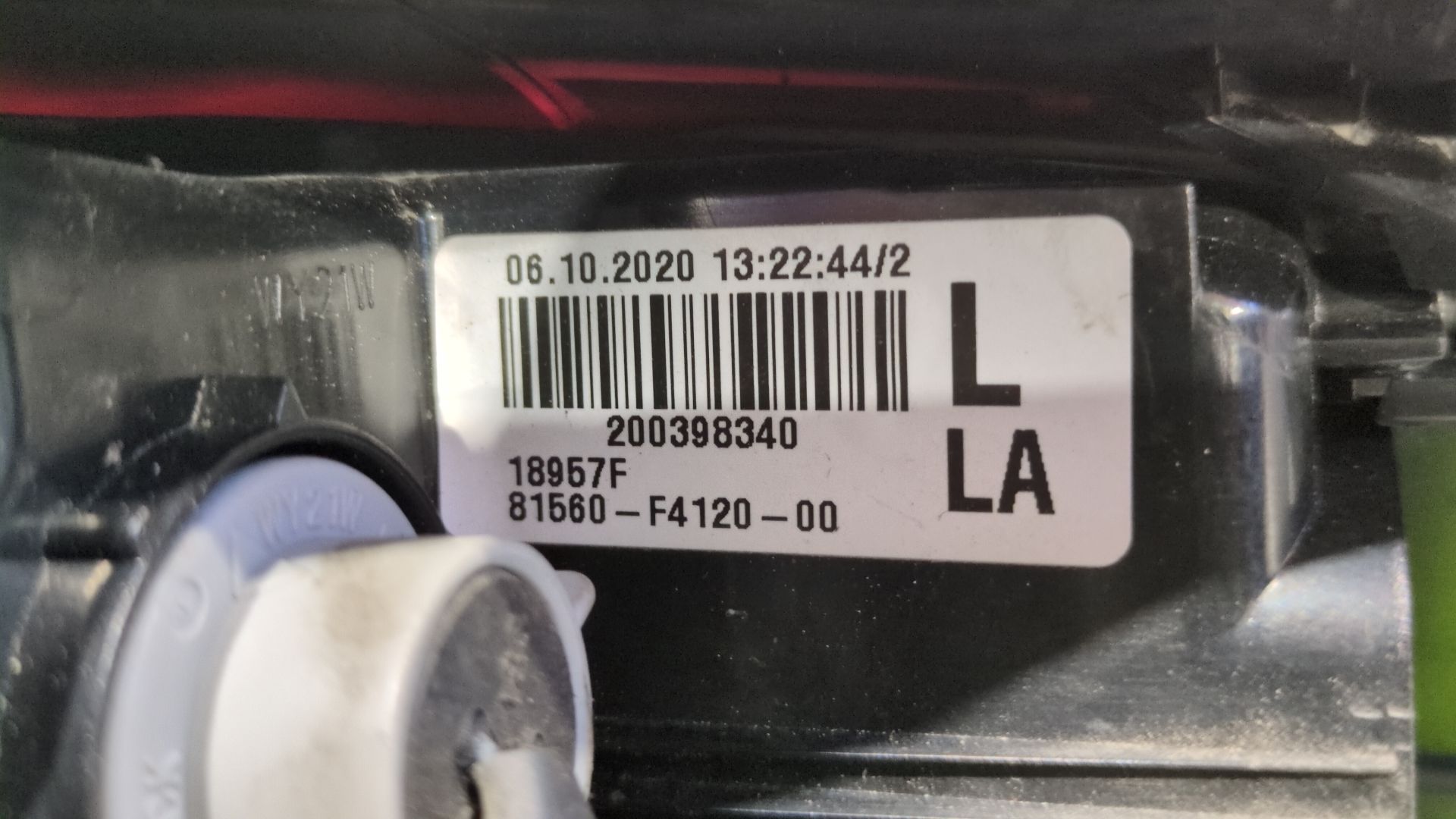 piloto_trasero_izquierdo_exterior_81560f412000_200398340_81560_f4120_00_toyota_c_hr_x1_1_8_hybrid_zyx10_zyx11
