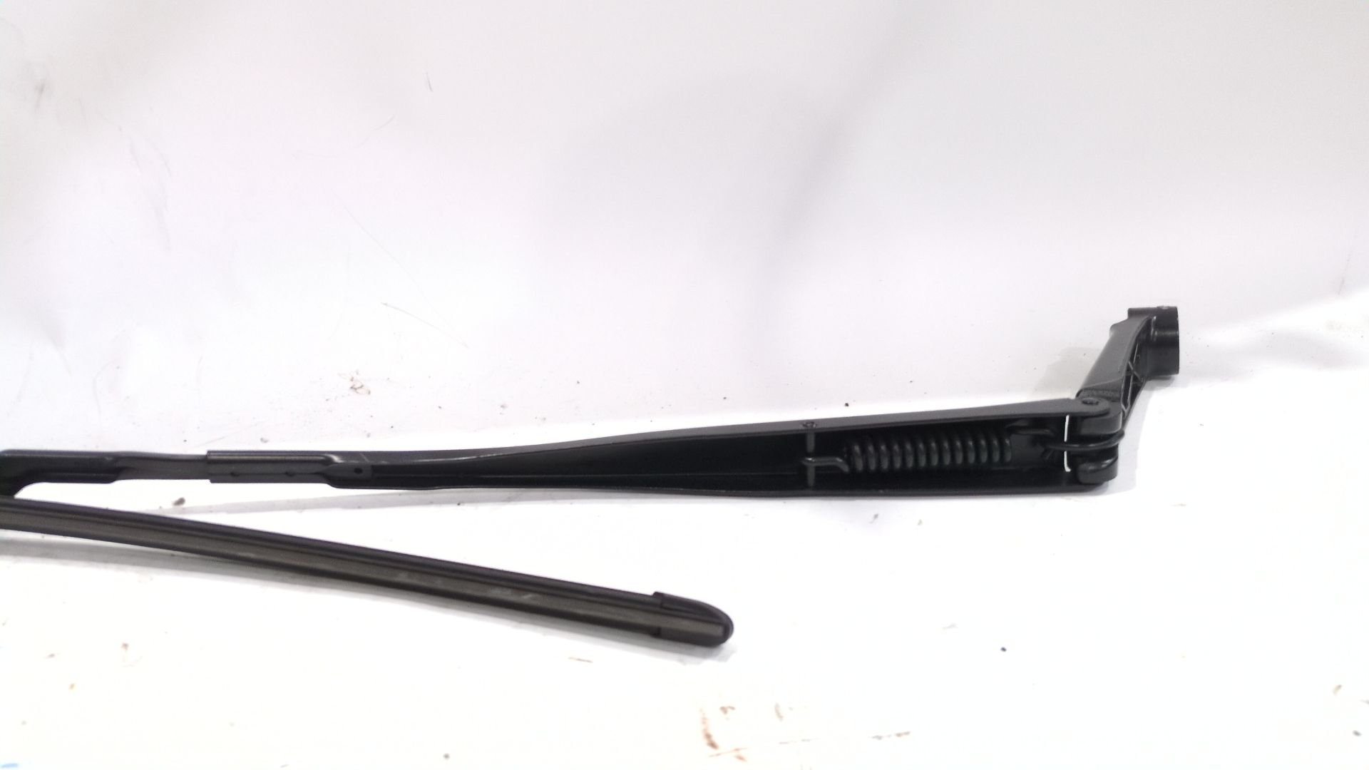 brazo_limpia_delantero_izquierdo_85221f4010_toyota_c_hr_x1_1_8_hybrid_zyx10_zyx11