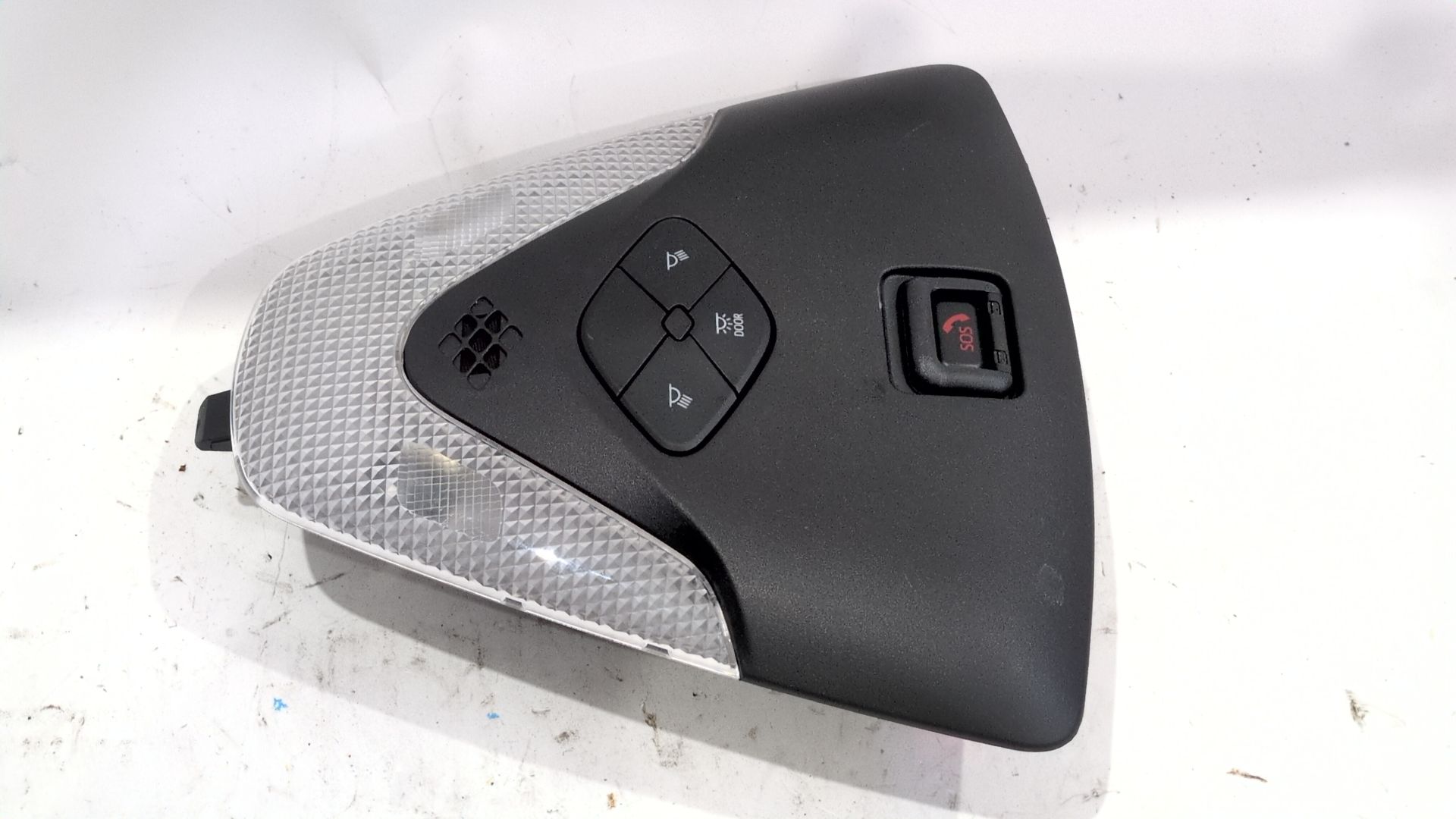 luz_interior_delantera_central_81260f4013c1_81260f4013c1j9_81260_f4013_c1_toyota_c_hr_x1_1_8_hybrid_zyx10_zyx11