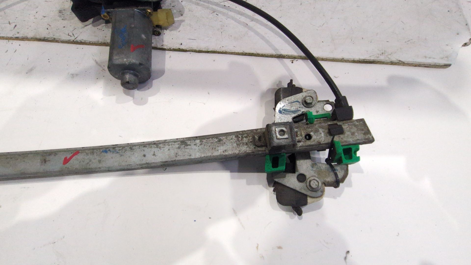 elevalunas_trasero_izquierdo_0130821745_rover_25_i_hatchback_rf_1_8_16v