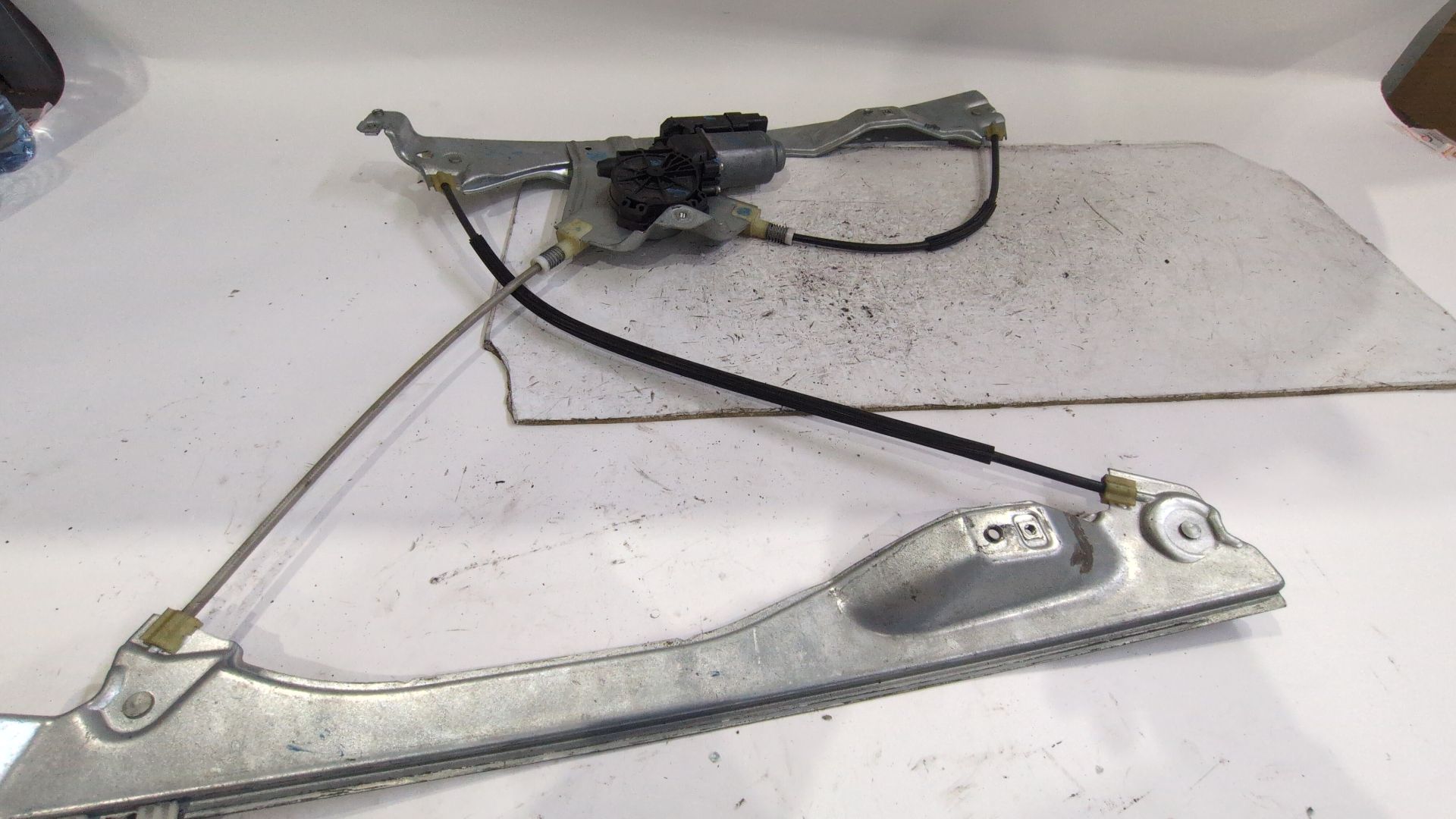 elevalunas_delantero_izquierdo_8200843592_400858j_503620080119_renault_clio_iii